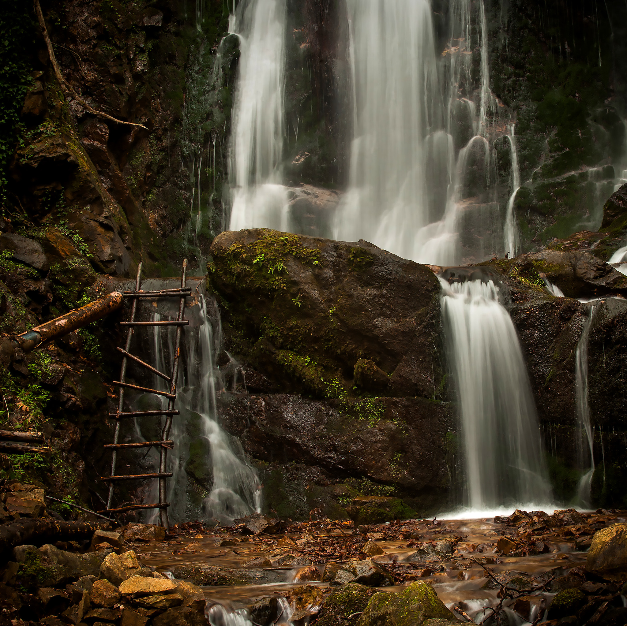 AF-S Zoom-Nikkor 80-200mm f/2.8D IF-ED sample photo. Ladder to waterfall photography