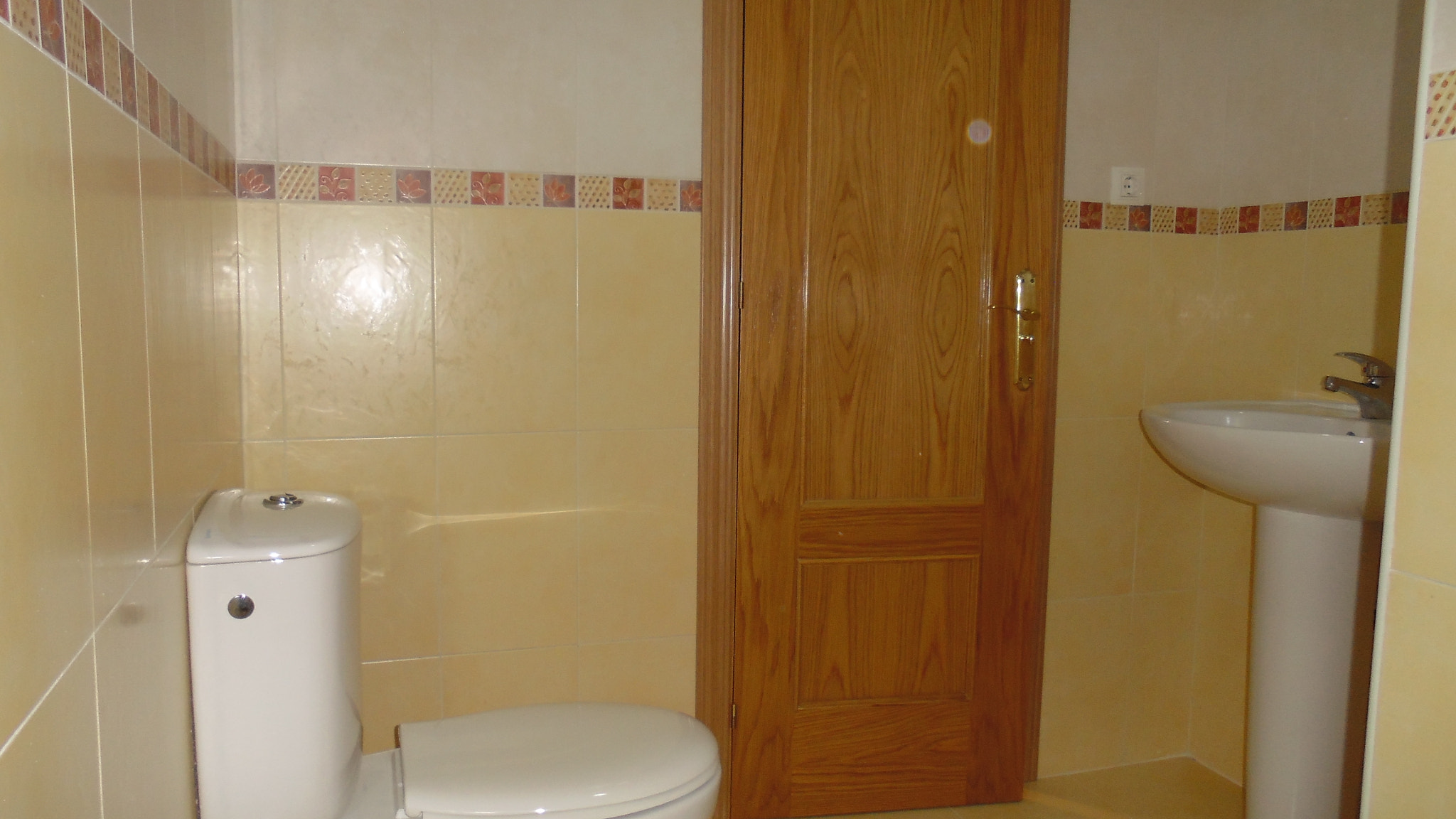 Sony DSC-W670 sample photo. Duplex for sale. spain photography