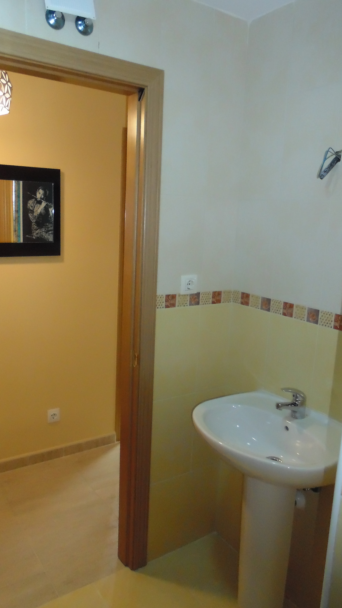 Sony DSC-W670 sample photo. Duplex for sale. spain photography