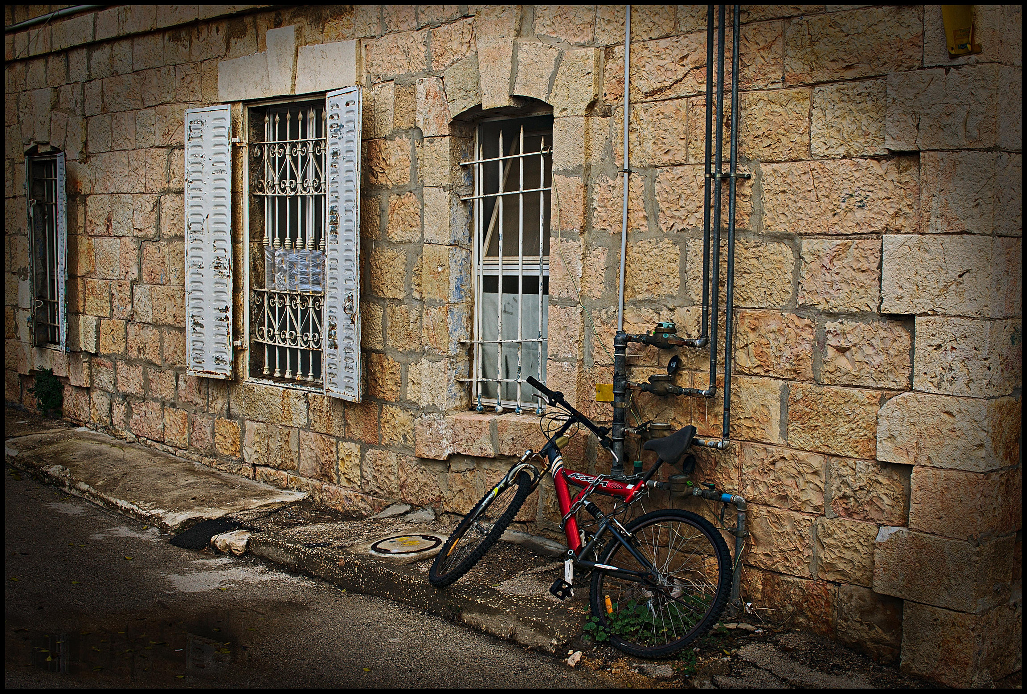 Sony Alpha NEX-5N + Sigma 30mm F2.8 EX DN sample photo. The bicycle photography