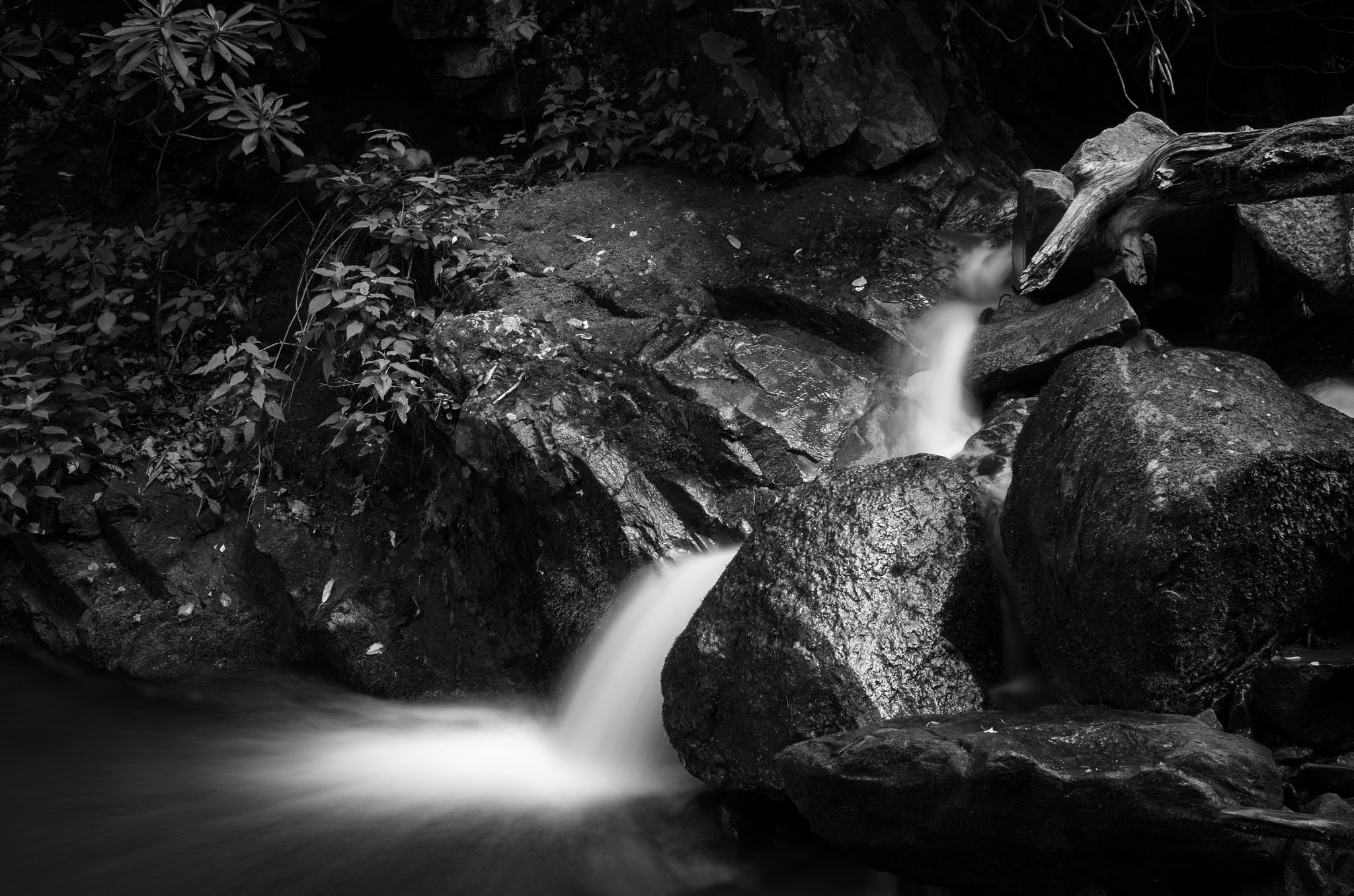Nikon D7000 + Nikon AF Nikkor 24mm F2.8D sample photo. Glen burney falls, black and white photography