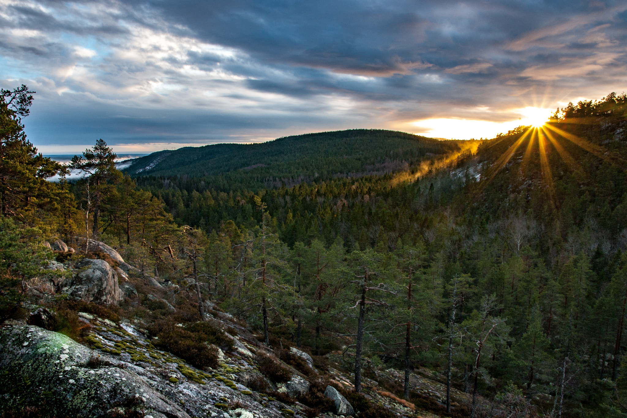 Sony Alpha DSLR-A700 + 17-50mm F2.8 sample photo. Hälsingland in december photography