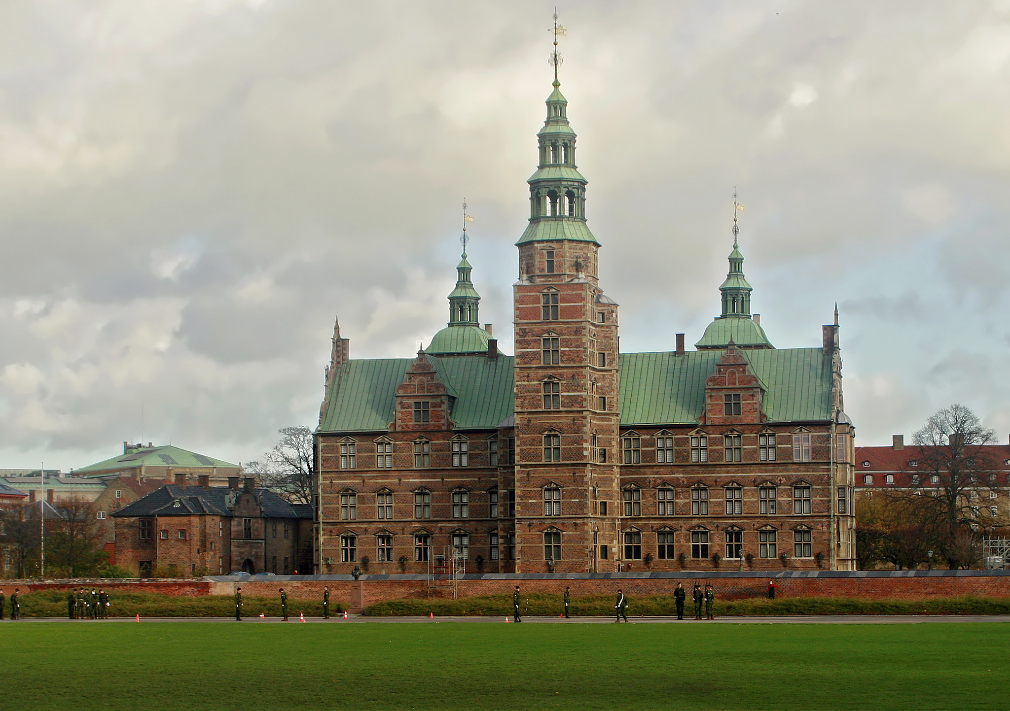 Canon EF 20-35mm F3.5-4.5 USM sample photo. Rosenborg slot (københavn) photography