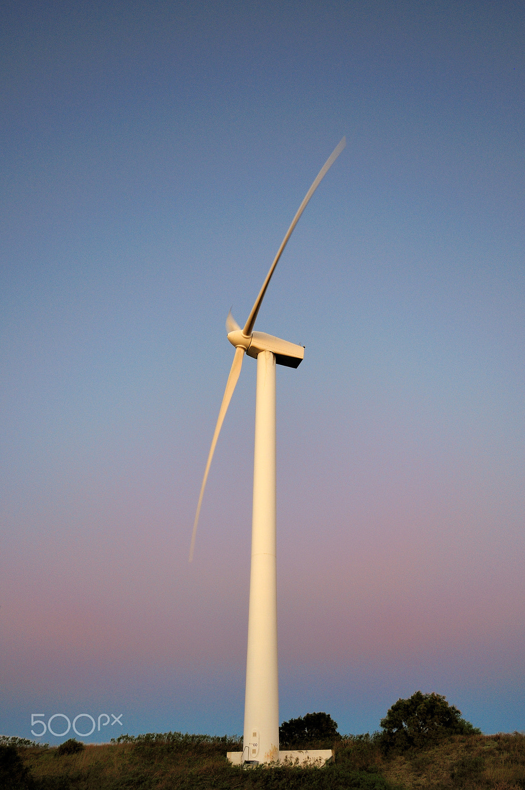Nikon AF-S Nikkor 14-24mm F2.8G ED sample photo. Eolienne 1 photography