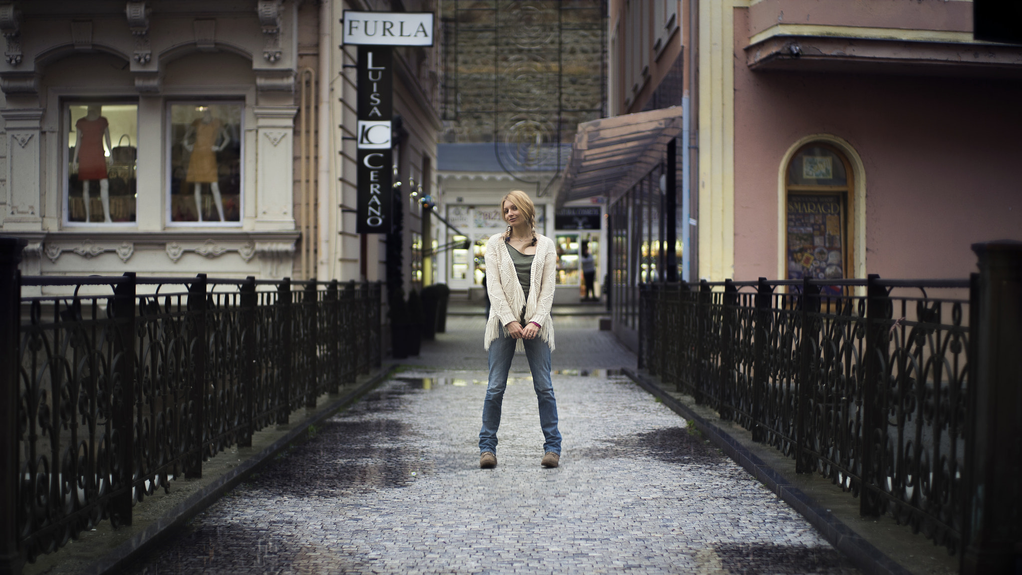 Sony a7S + Canon EF 35-80mm f/4-5.6 sample photo. One furla please. photography
