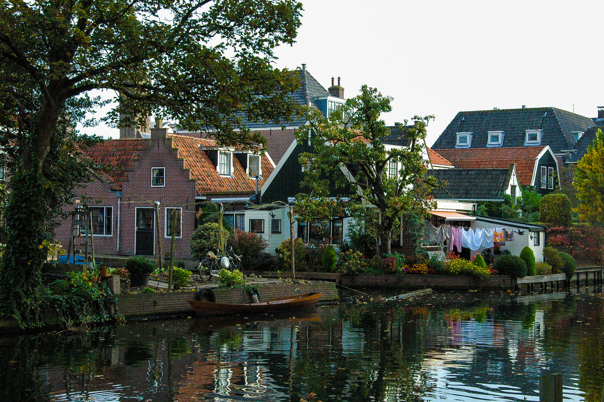 Nikon D70 sample photo. Colors and reflection in amsterdam.jpg photography