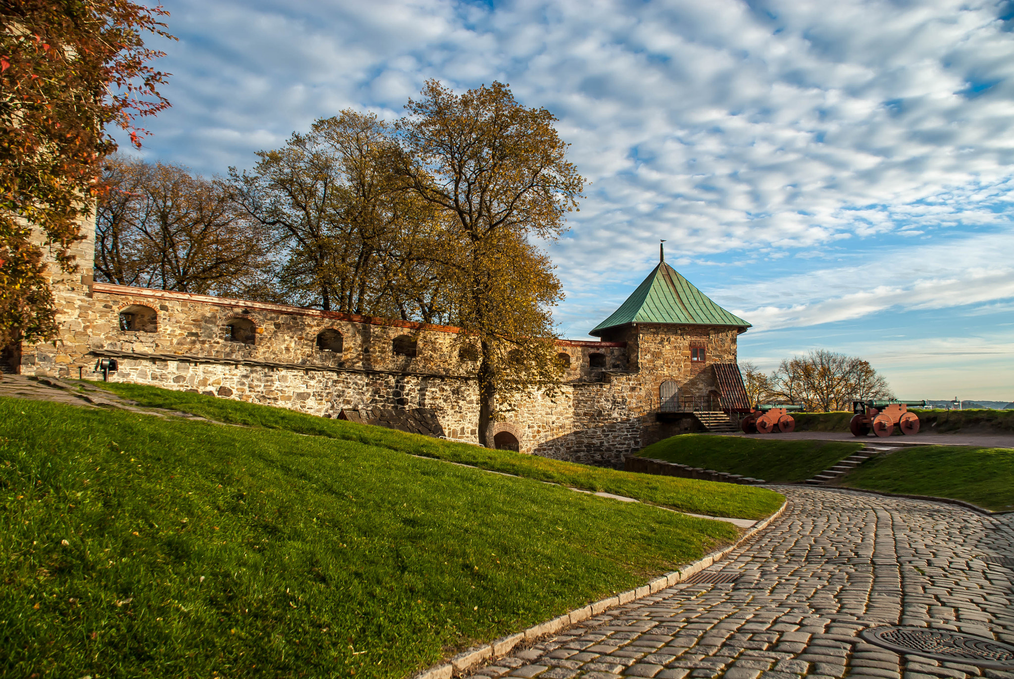 Nikon D200 + Sigma 18-125mm F3.8-5.6 DC HSM sample photo. Slot akershus oslo norway photography