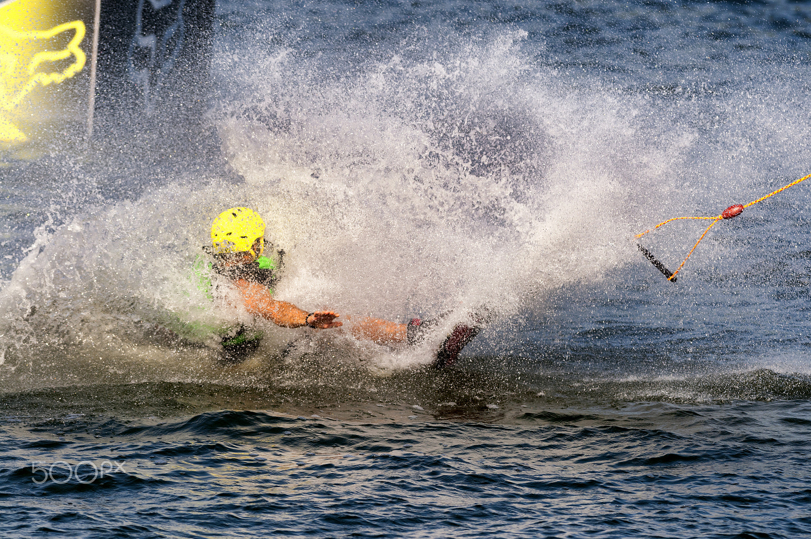 Nikon AF-S Nikkor 300mm F2.8G ED-IF VR sample photo. Splash photography