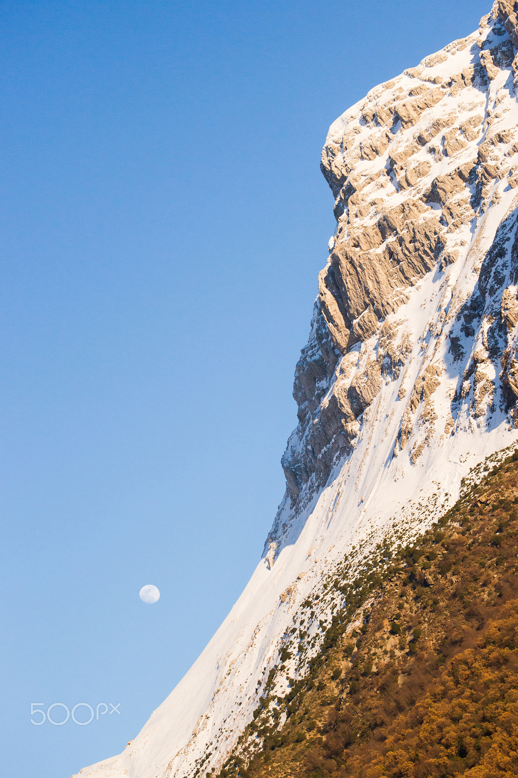 Sony 70-300mm F4.5-5.6 G SSM sample photo. Above the moon photography