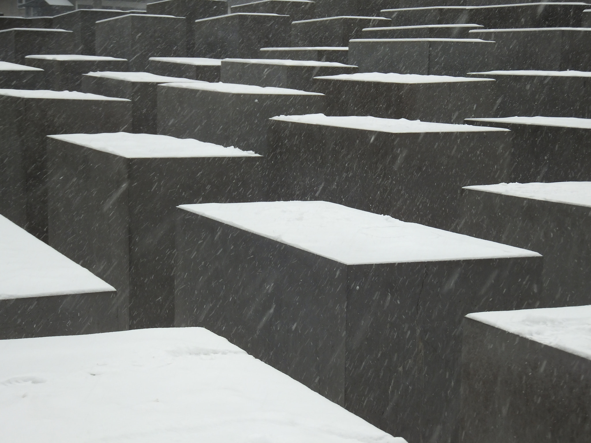 FujiFilm FinePix F500 EXR (FinePix F505 EXR) sample photo. Jewish war memorial, berlin photography