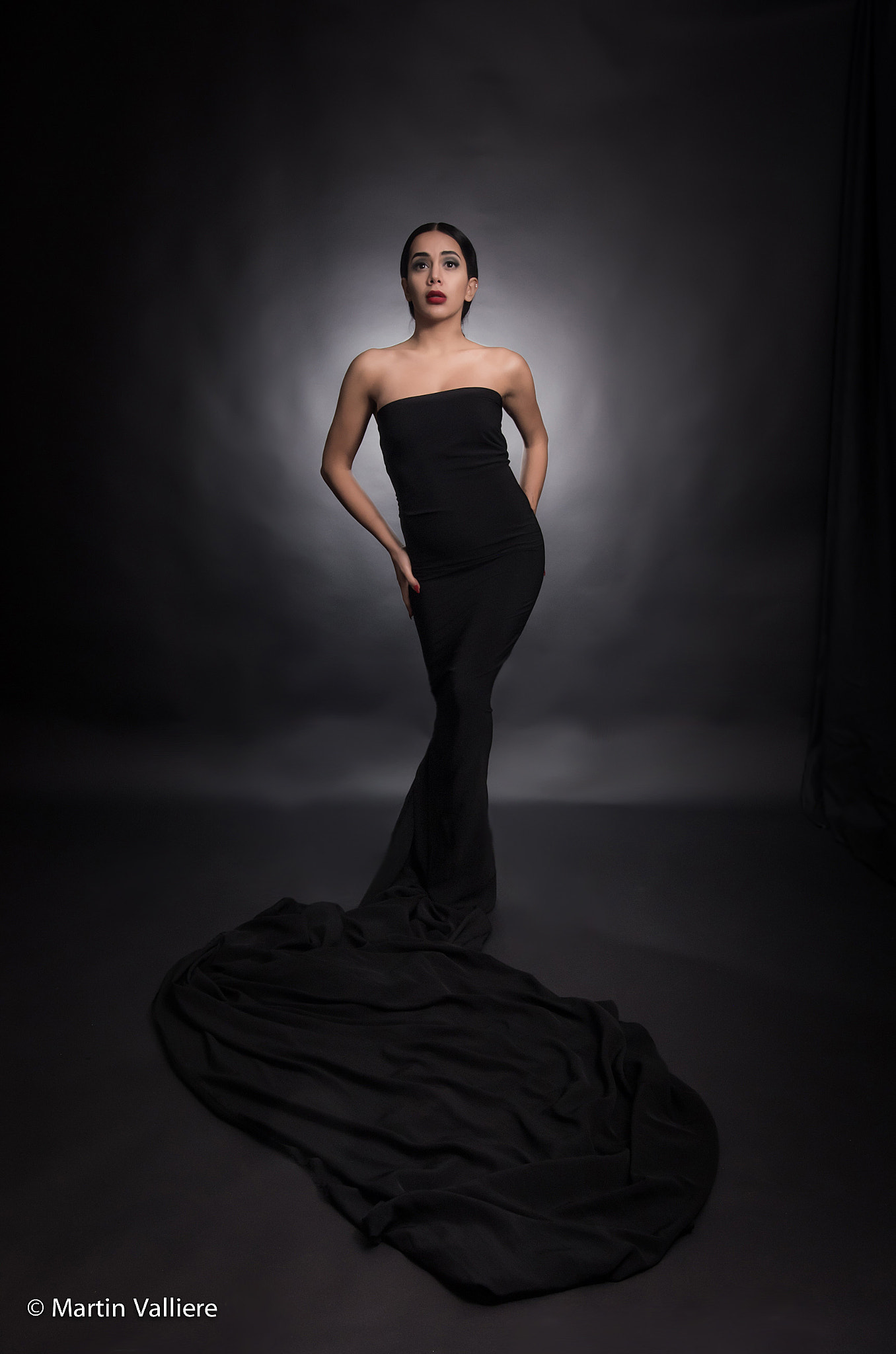 Pentax K-5 + Sigma 18-35mm F1.8 DC HSM Art sample photo. Black dress photography