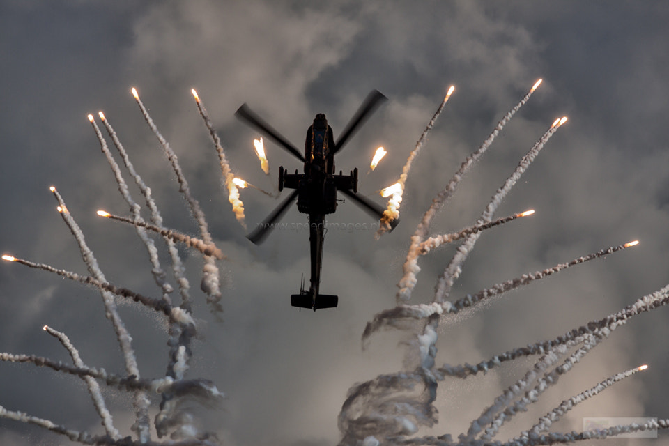 Canon EOS 50D + Canon EF 200mm F2.8L II USM sample photo. Exploding sky photography
