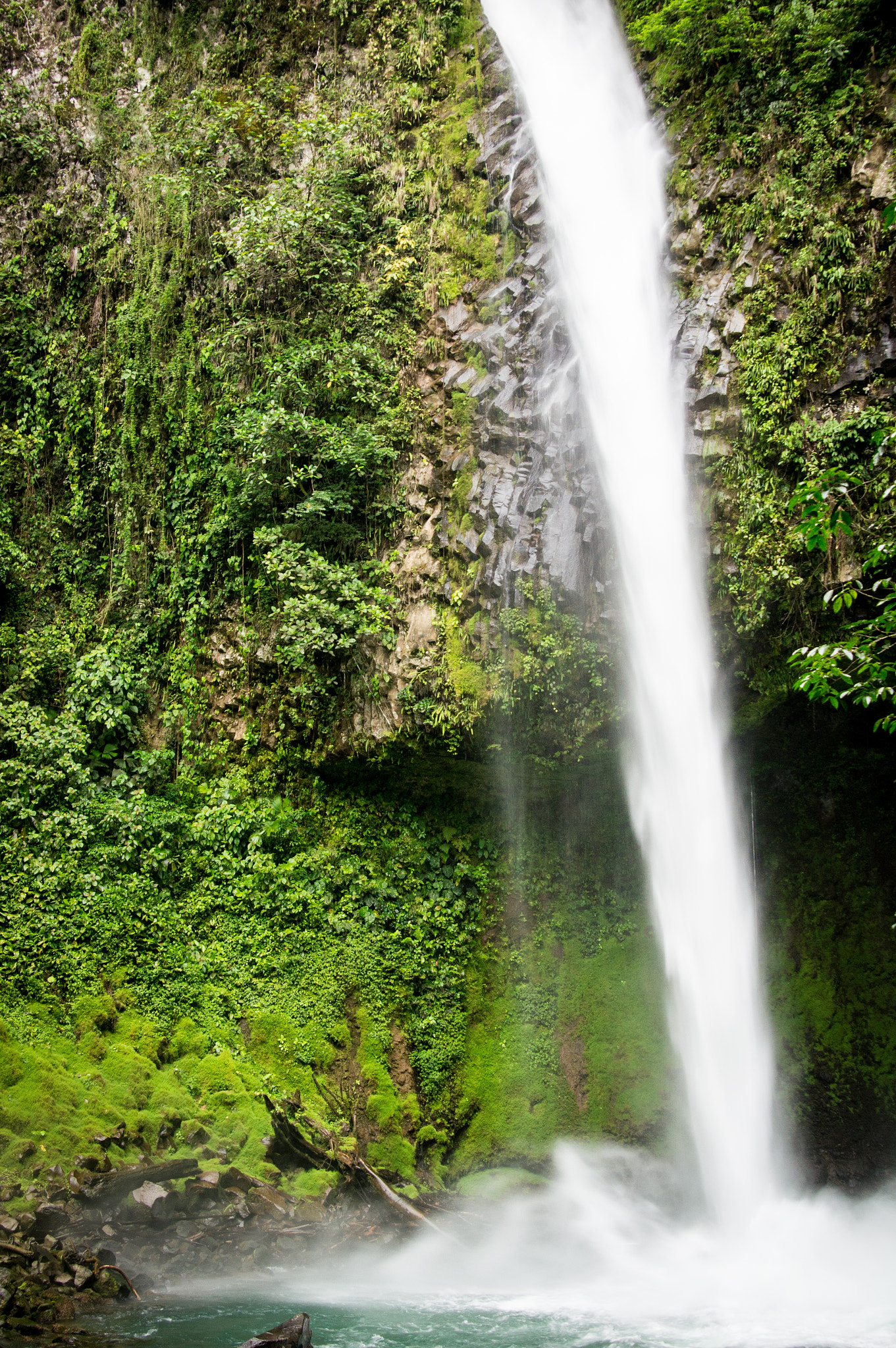 Minolta AF 28-75mm F2.8 (D) sample photo. La fortuna photography