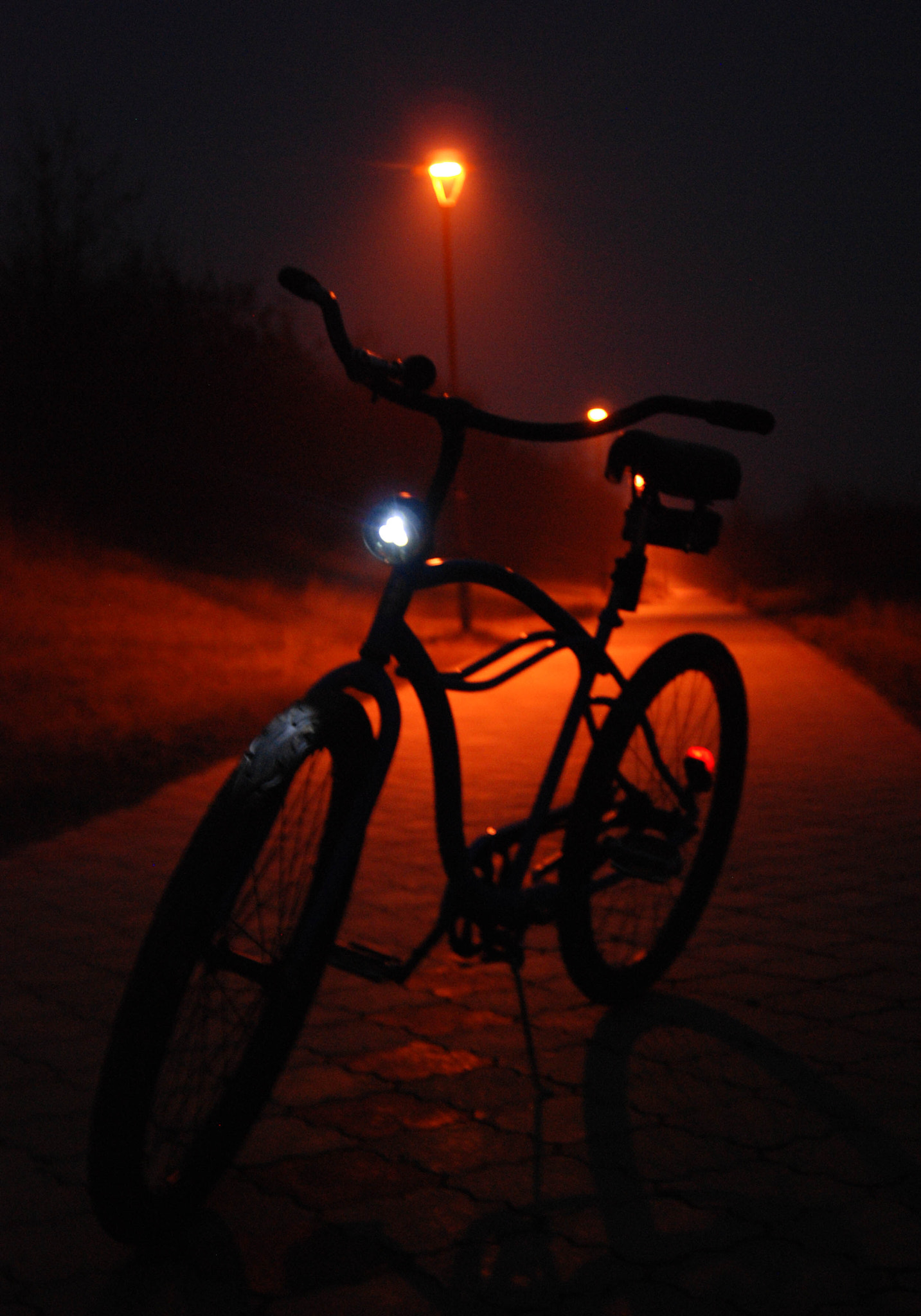 AF Zoom-Nikkor 28-80mm f/3.3-5.6G sample photo. Night ride, light photography