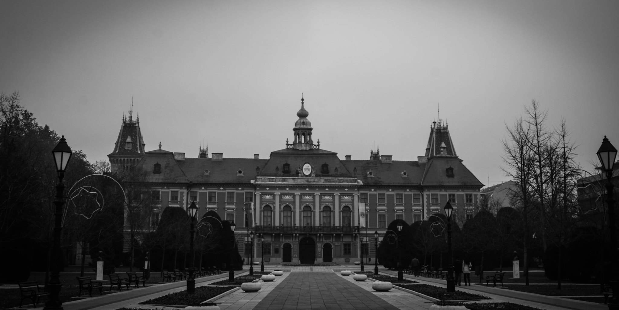 AF Zoom-Nikkor 28-80mm f/3.3-5.6G sample photo. Government building. photography