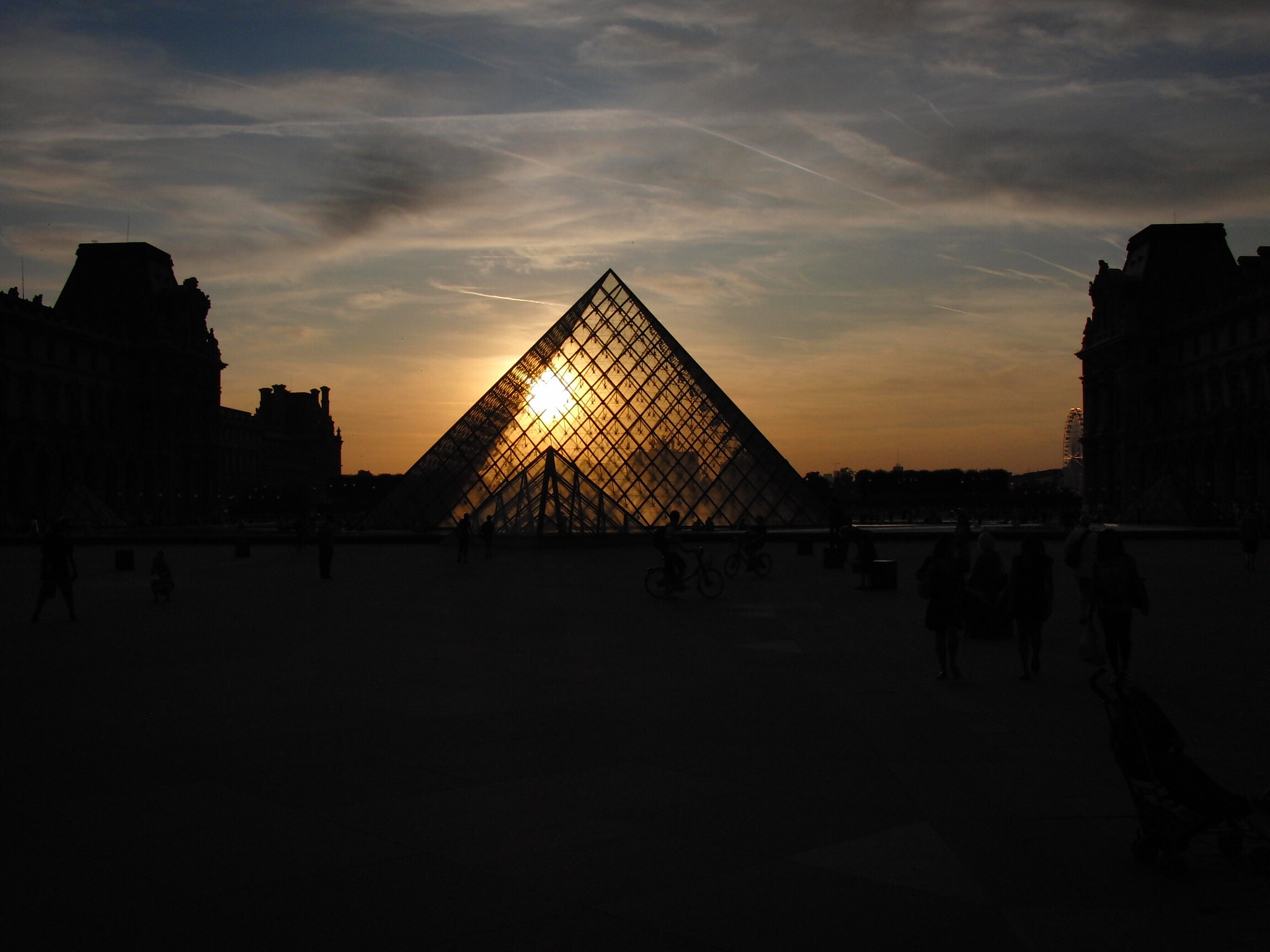 CASIO EX-F1 sample photo. ____museo louvre, paris____ photography