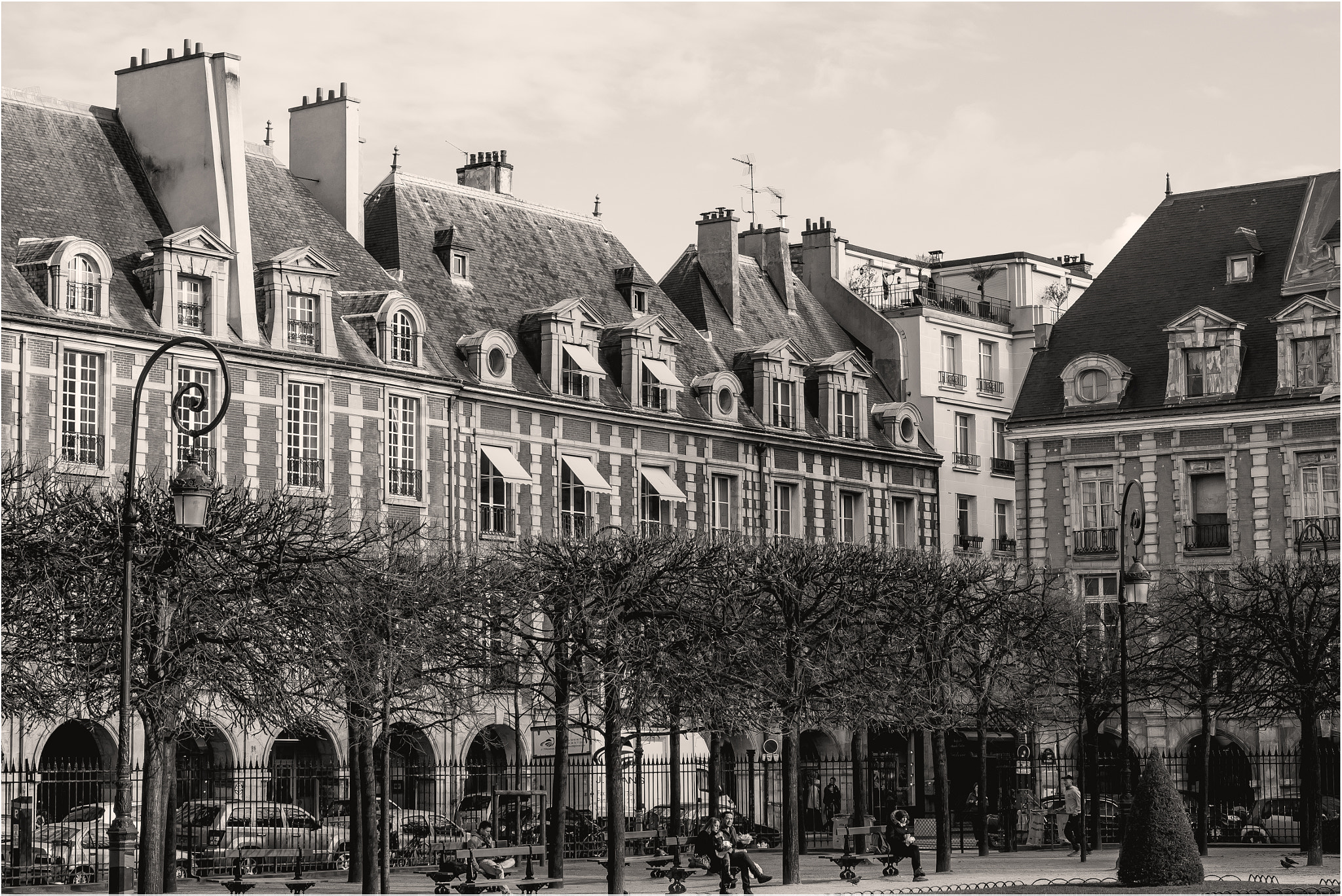 Pentax K-5 sample photo. Place des vosges (le marais)-parís photography