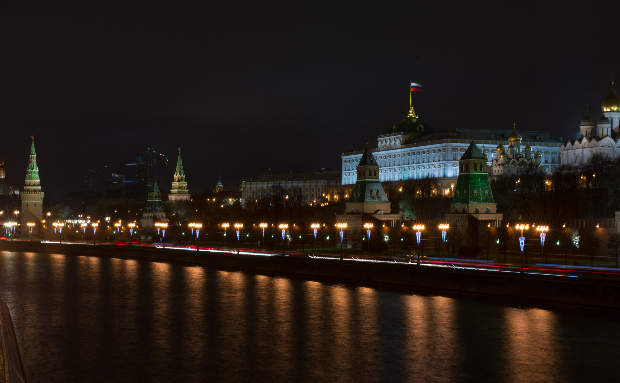 Nikon D7100 + AF Zoom-Nikkor 35-70mm f/2.8D sample photo. Moscow night photography
