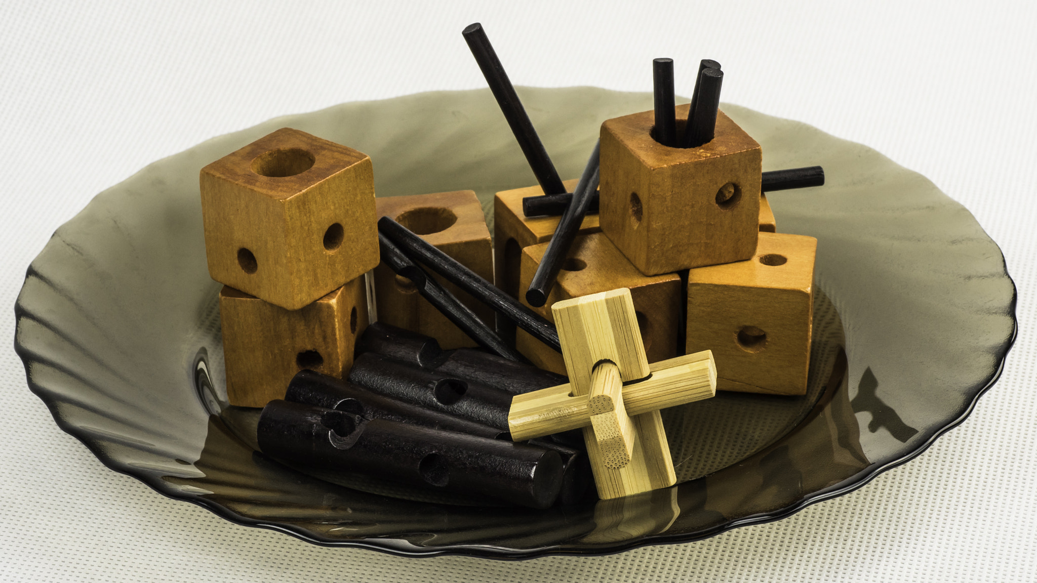 Olympus M.Zuiko Digital ED 60mm F2.8 Macro sample photo. Dish for puzzle lovers:) photography