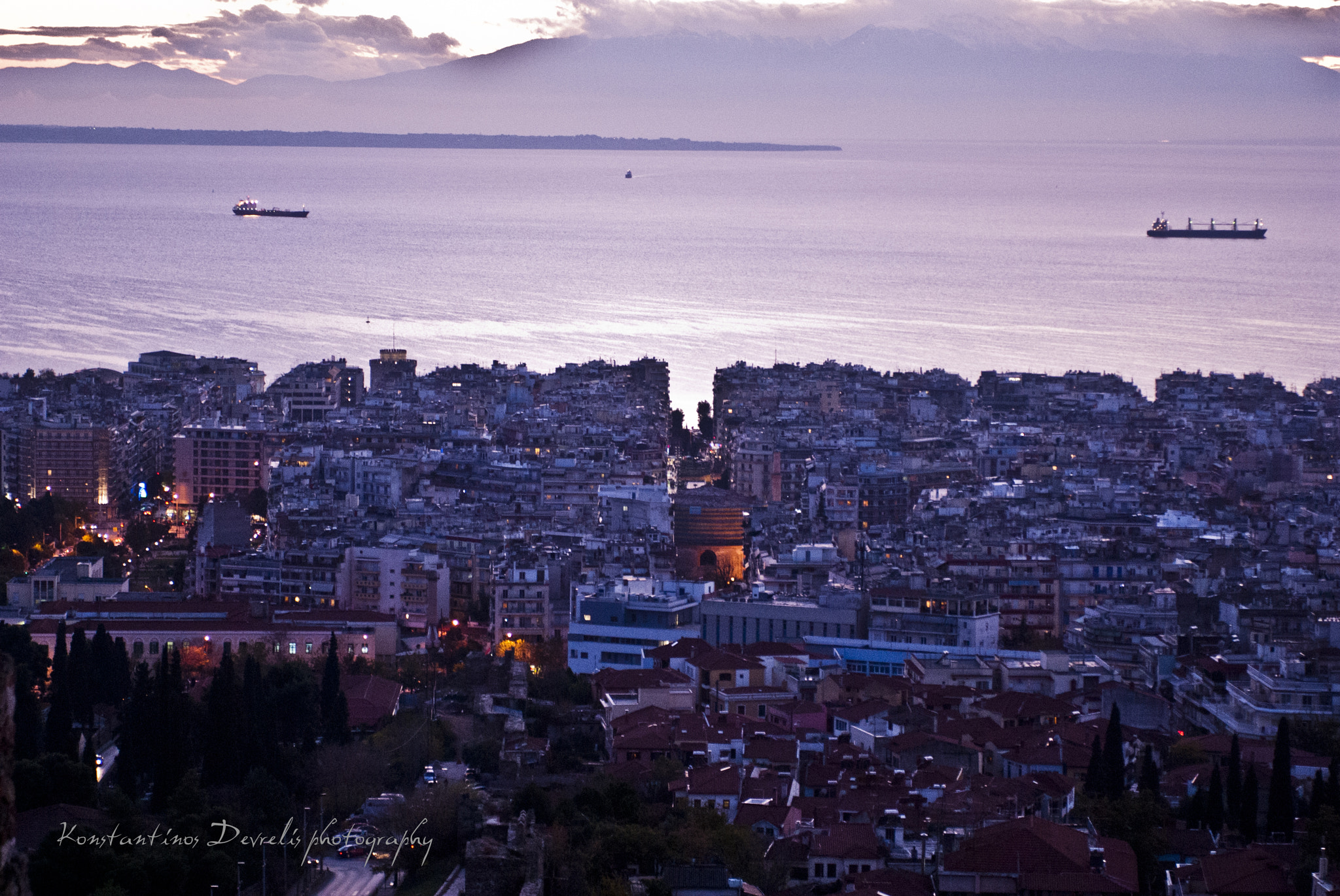 Nikon AF-S Nikkor 28-70mm F2.8 ED-IF sample photo. Thessaloniki by nightfall photography