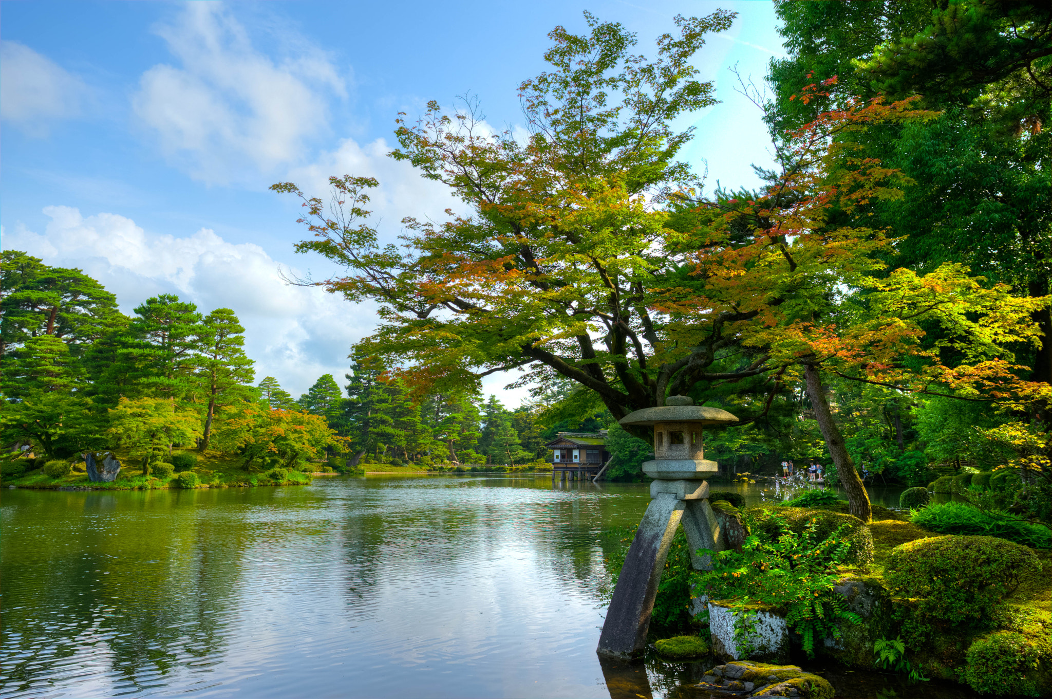 Sony a7 + Canon EF 17-40mm F4L USM sample photo. Kenrokuen garden photography