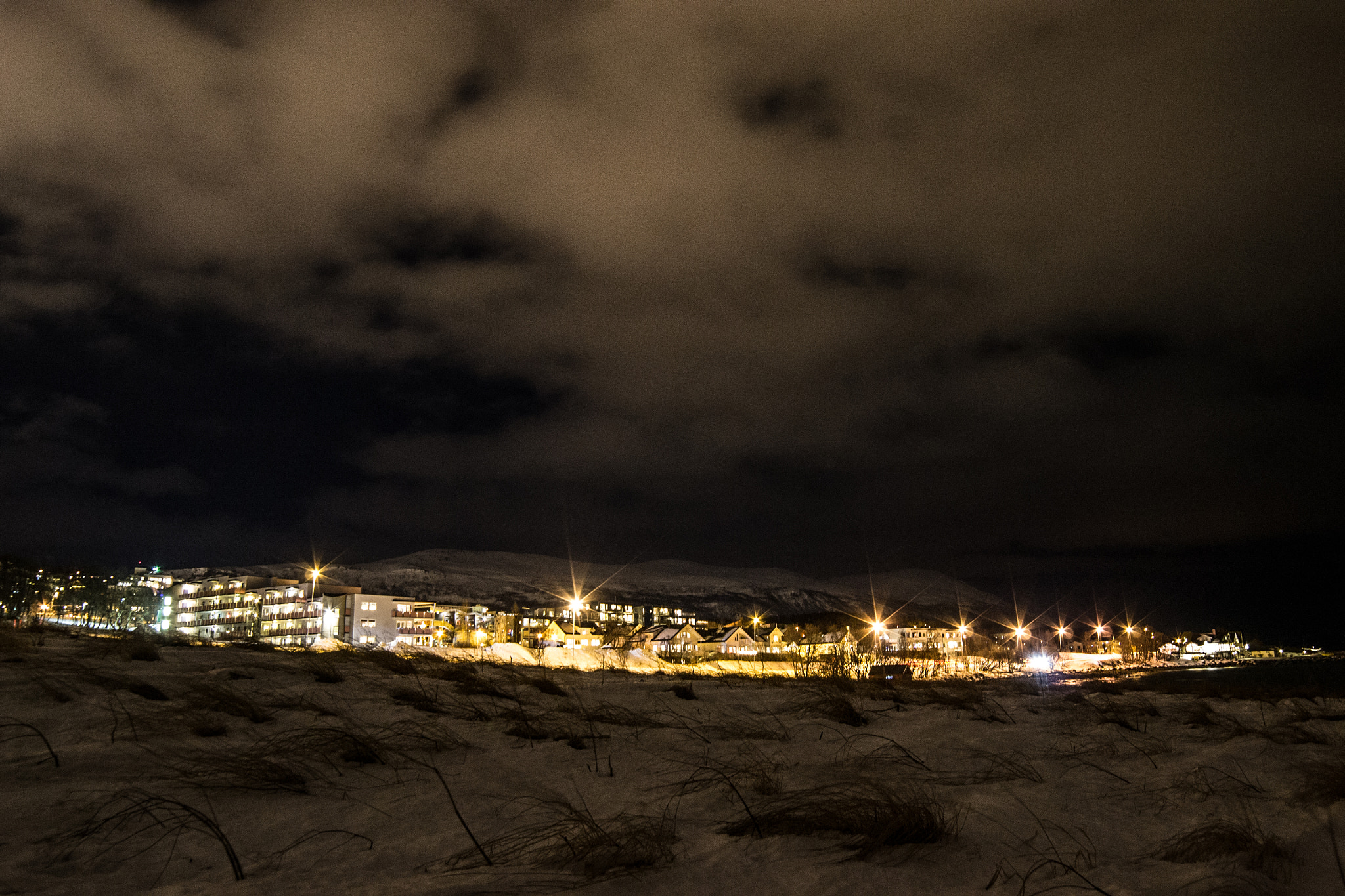 Samyang 14mm F2.8 ED AS IF UMC sample photo. Night photo of district fagereng photography