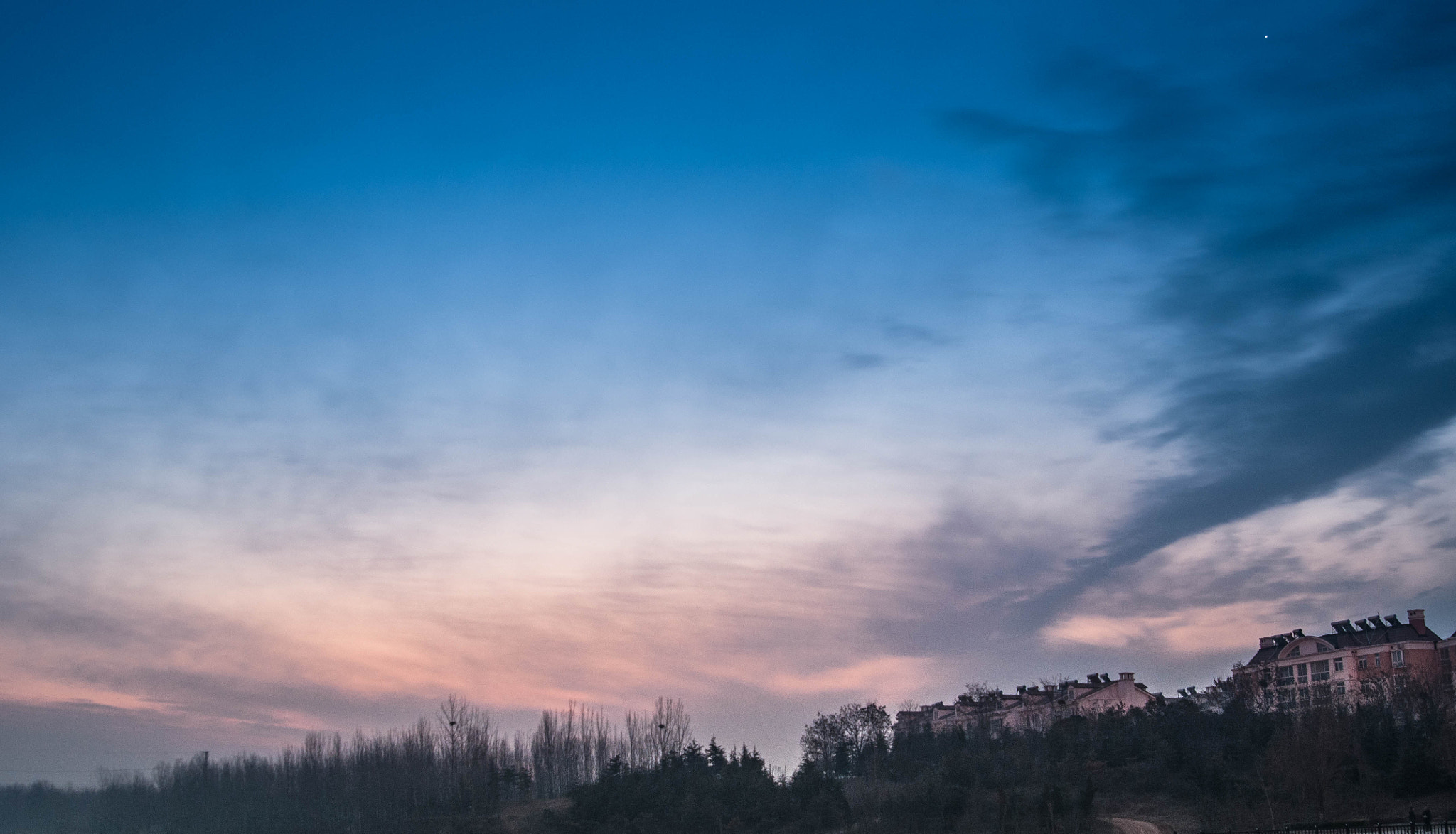 Nikon AF Nikkor 24-85mm F2.8-4D IF sample photo. 日出前 photography