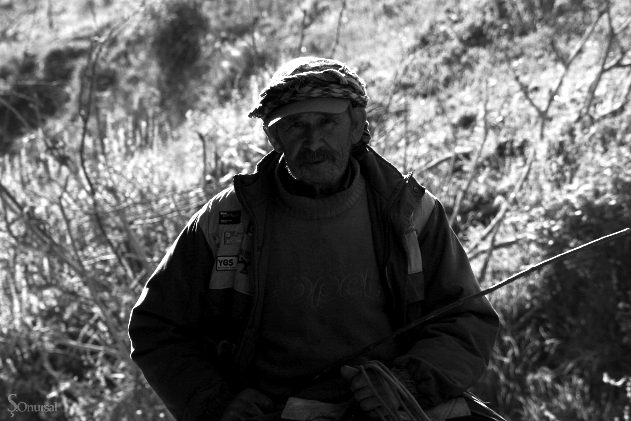 Canon EF 35-135mm f/4-5.6 USM sample photo. Oldman.jpg photography