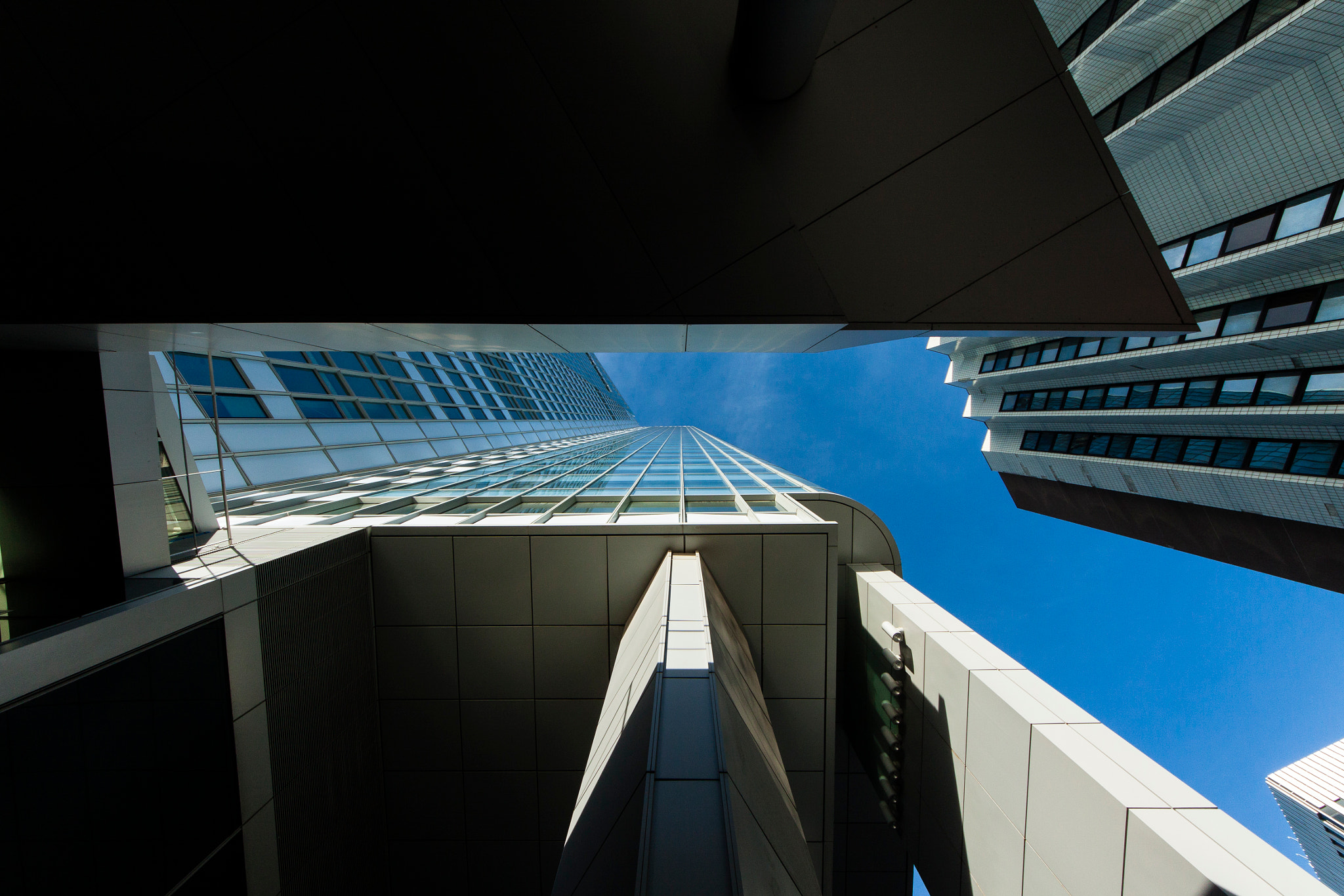 Sigma 8-16mm F4.5-5.6 DC HSM sample photo. La défense photography