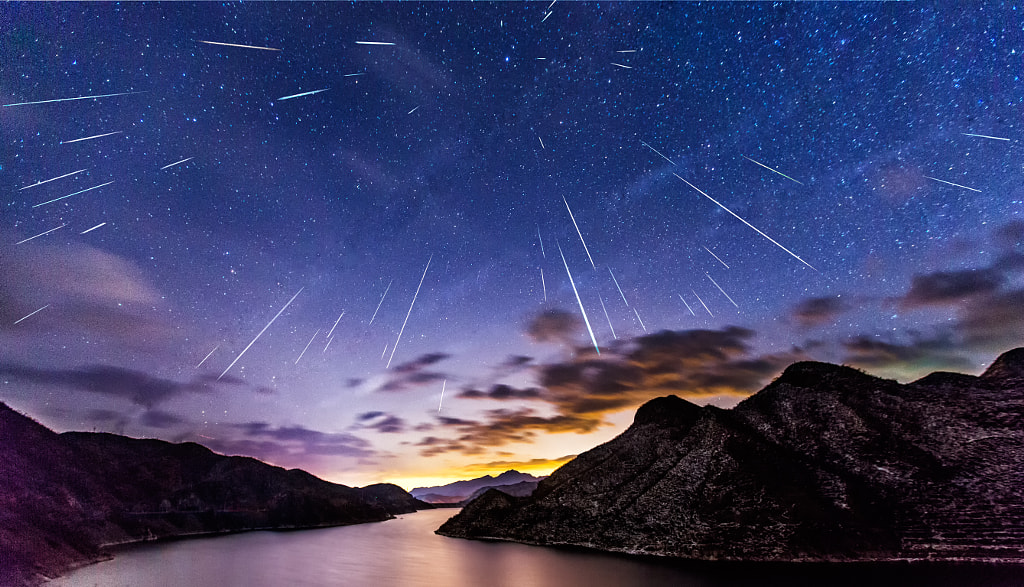 Meteor Shower by huaxia sutuan on 500px.com