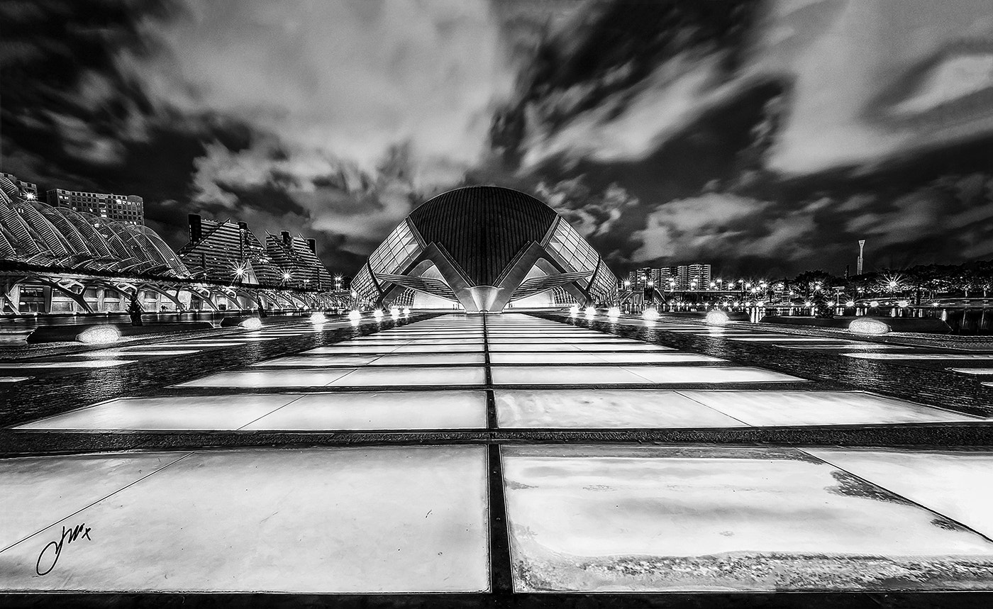 Sigma 8-16mm F4.5-5.6 DC HSM sample photo. Visiting from another world photography