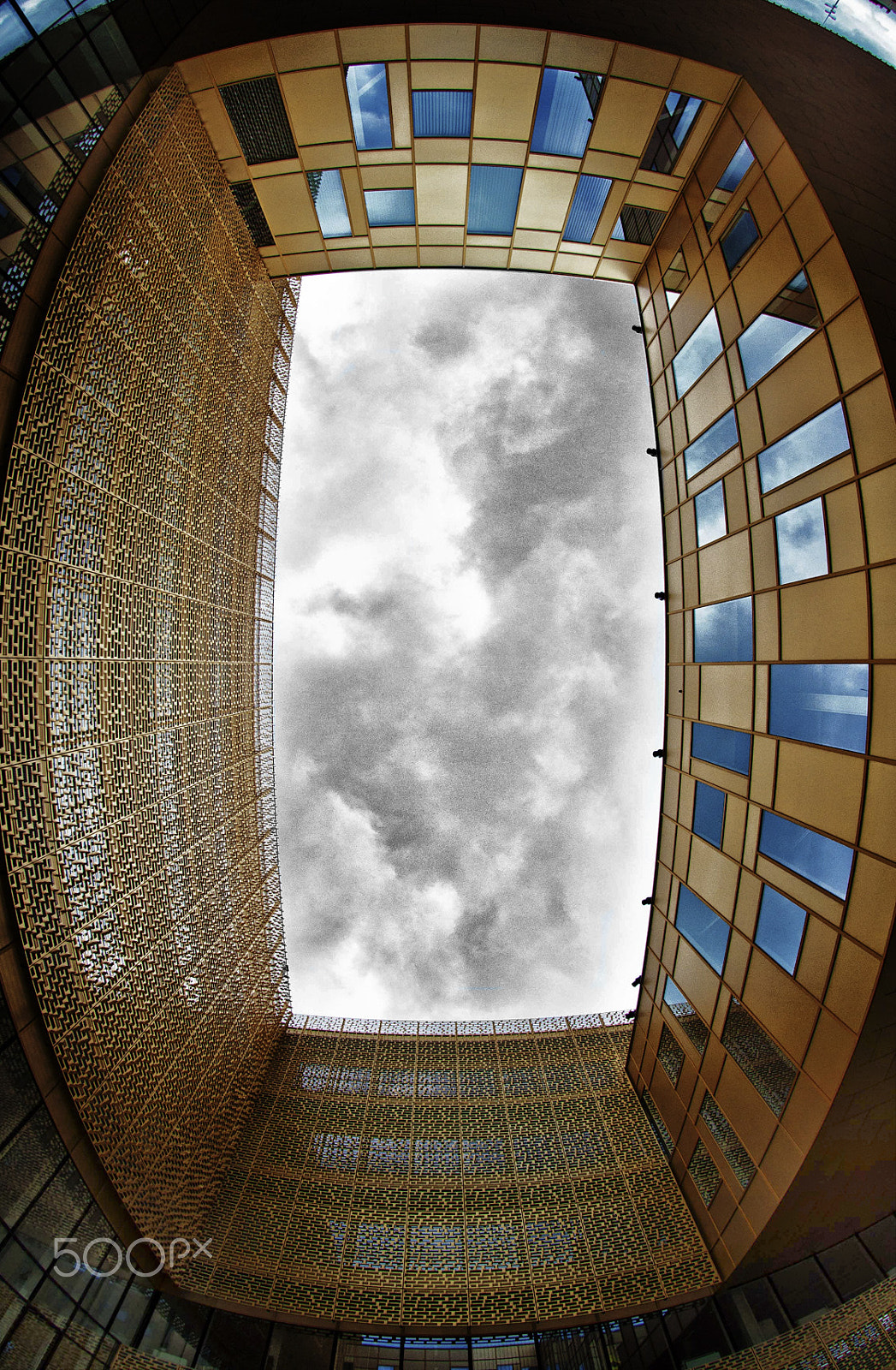 Nikon AF DX Fisheye-Nikkor 10.5mm F2.8G ED sample photo. En dormant photography