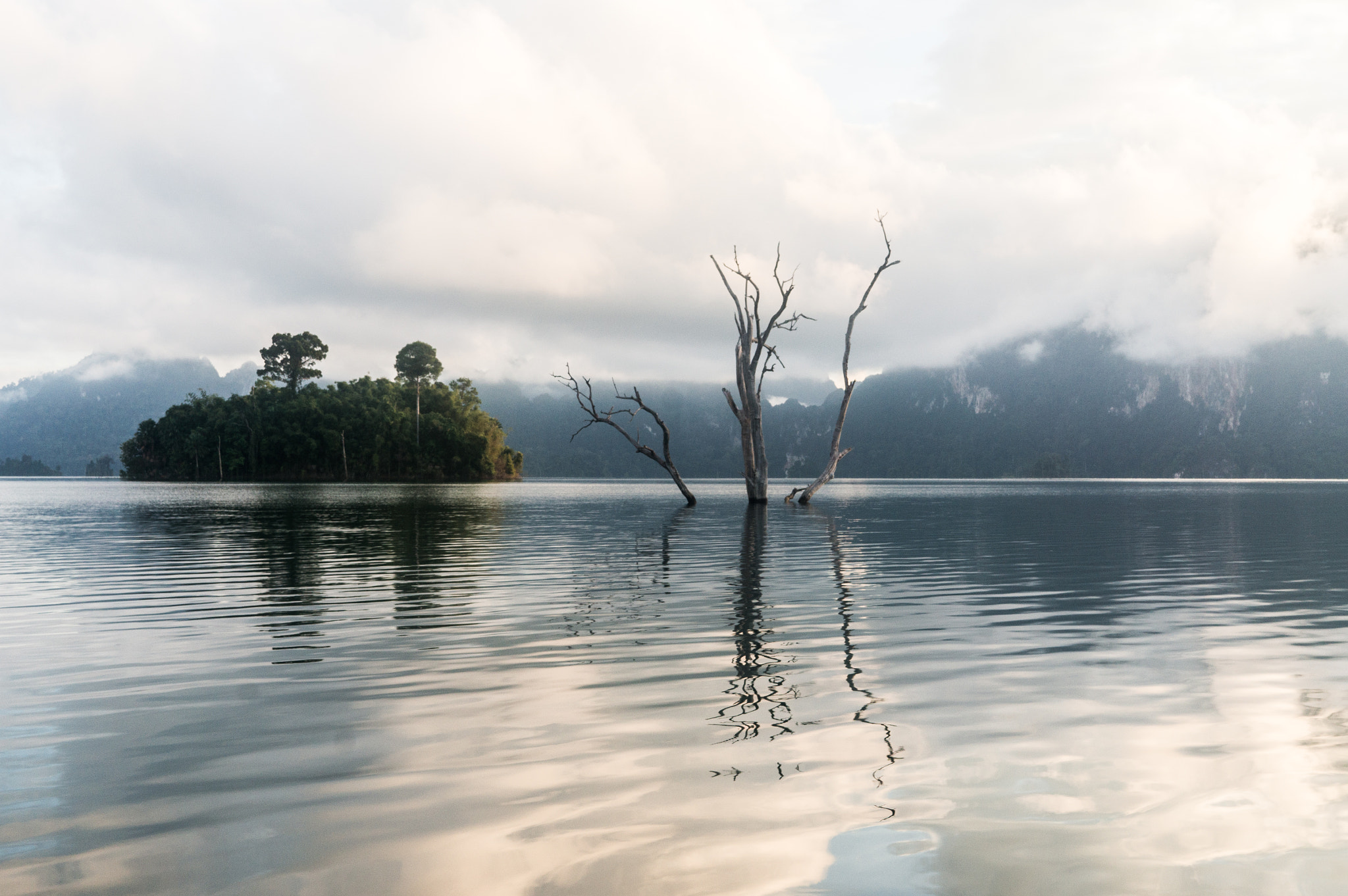 Sony Alpha NEX-6 + Minolta AF 28mm F2 sample photo. One magical morning on khao sok lake, thailand photography