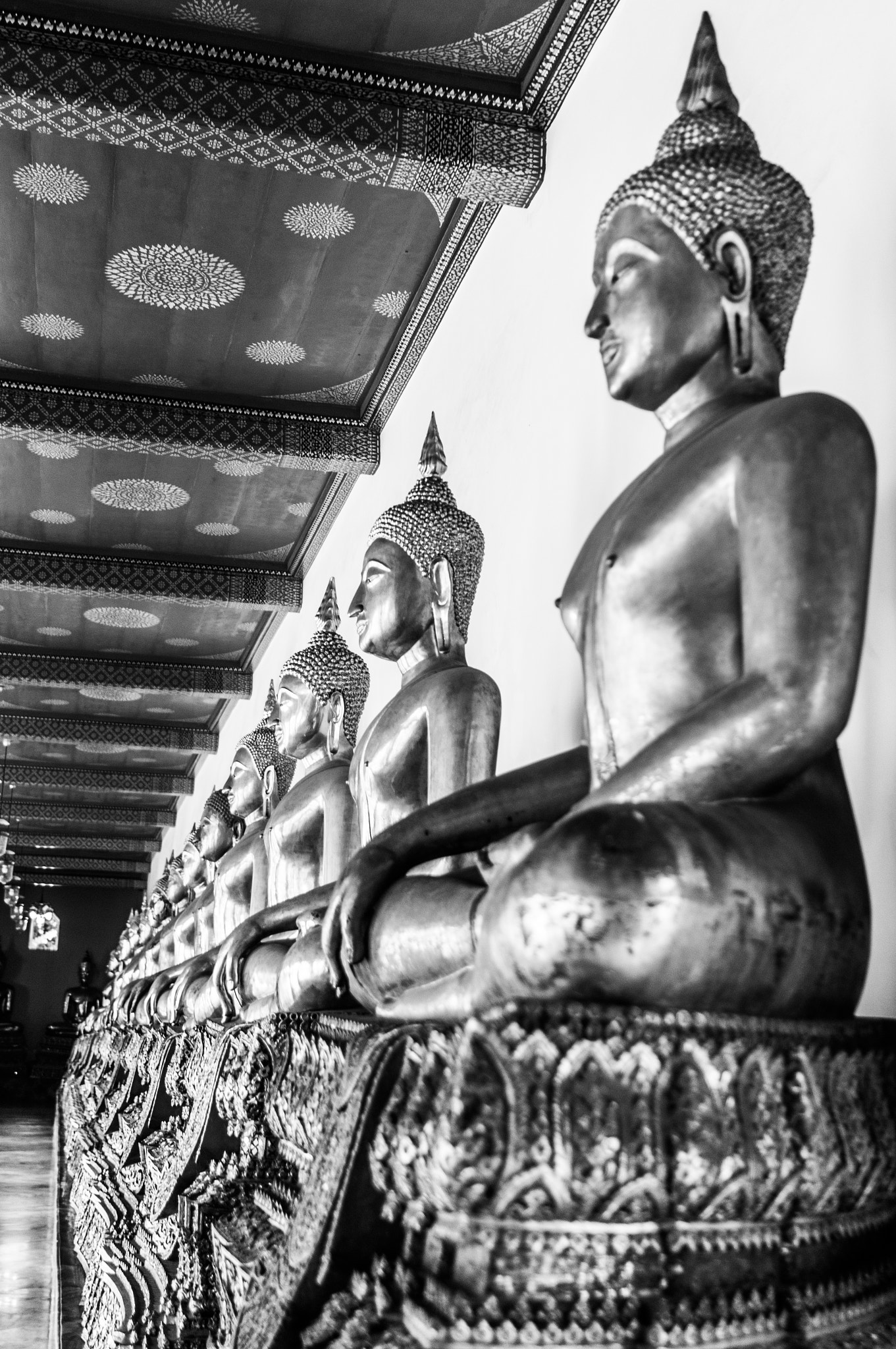 Sony Alpha NEX-6 + Minolta AF 28mm F2 sample photo. Buddhas at wat pho, bangkok (thailand) photography