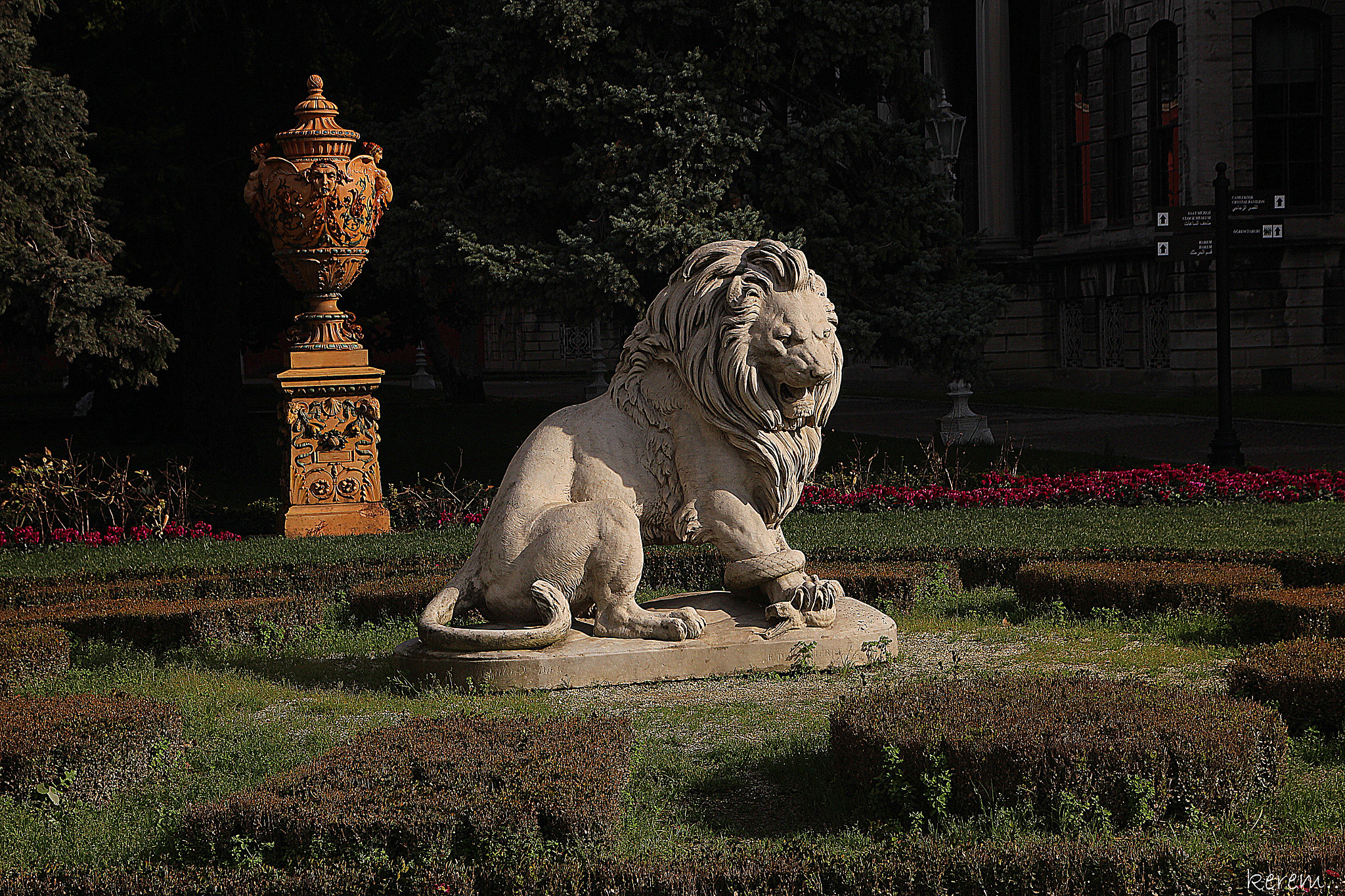 Sigma 17-70mm F2.8-4 DC Macro OS HSM sample photo. Dolmabahce palace photography