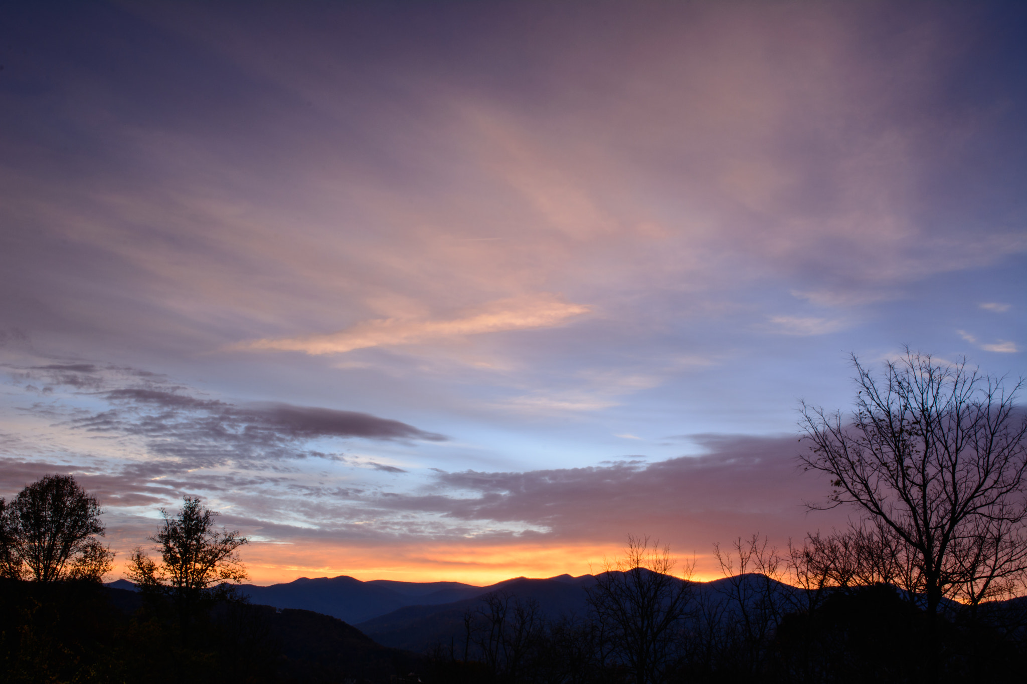 Samyang 12mm F2.8 ED AS NCS Fisheye sample photo. Red sky morning on hamburg mountain photography