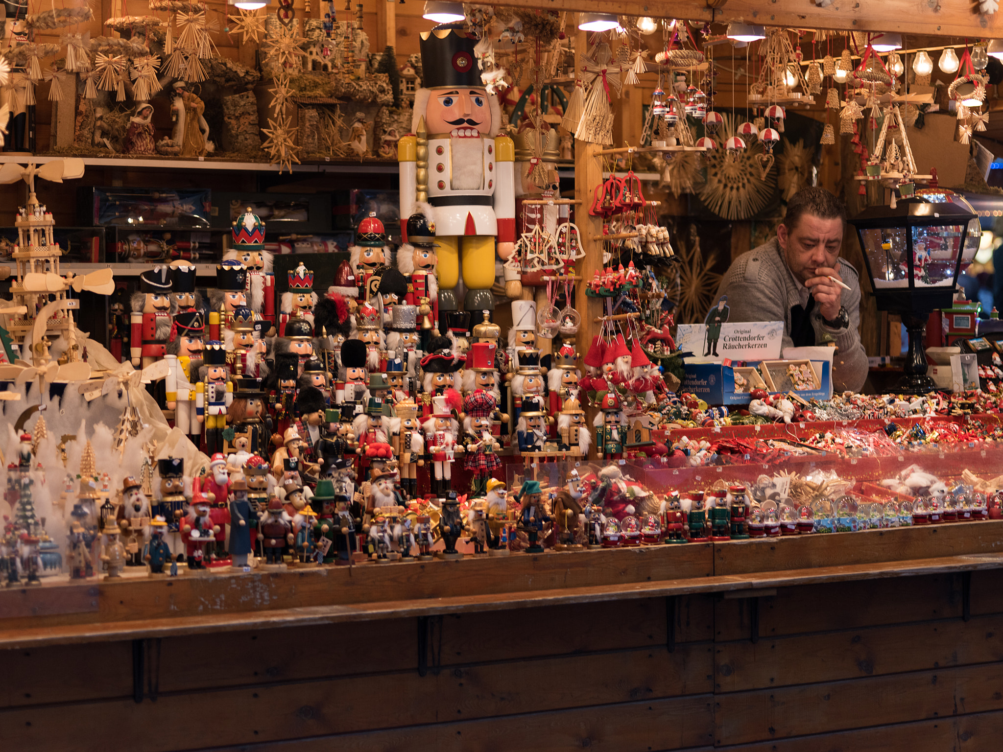 Pentax 645Z + smc PENTAX-FA 645 Macro 120mm F4 sample photo. Luxembourg christmas 2015 photography