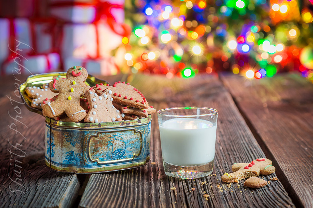 Gingerbread and Milk for Christmas by shaiith on 500px.com