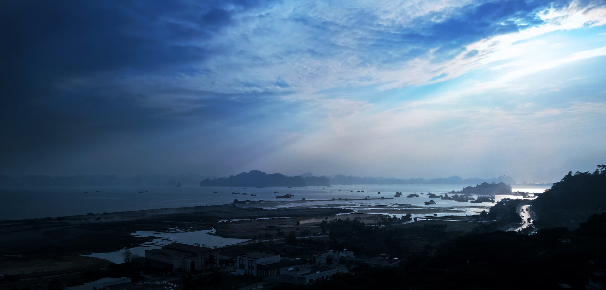 Nokia Lumia 929 sample photo. View from saigon hotel - halong photography