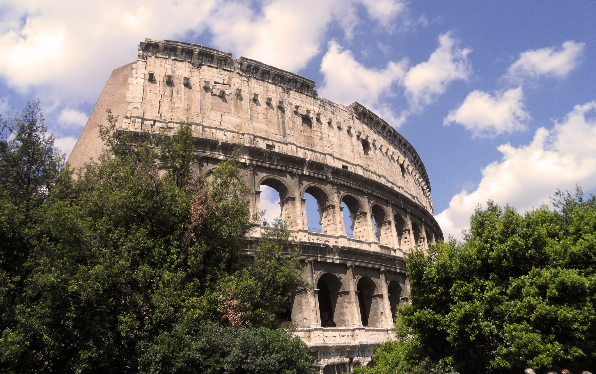 Samsung DV300 / DV300F / DV305F sample photo. Colosseo photography