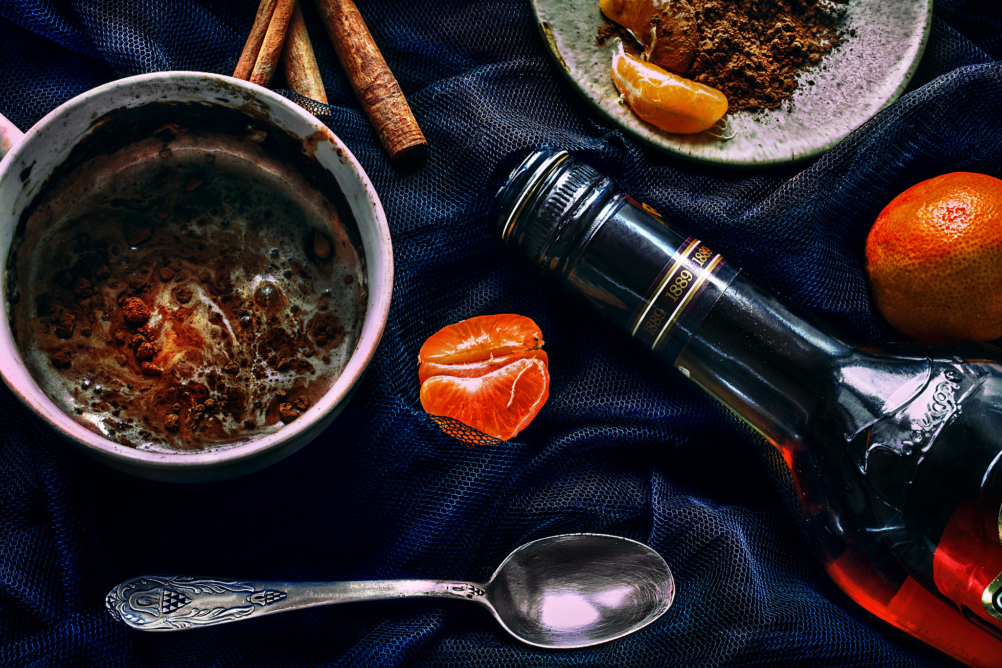 Hot chocolate ingredients