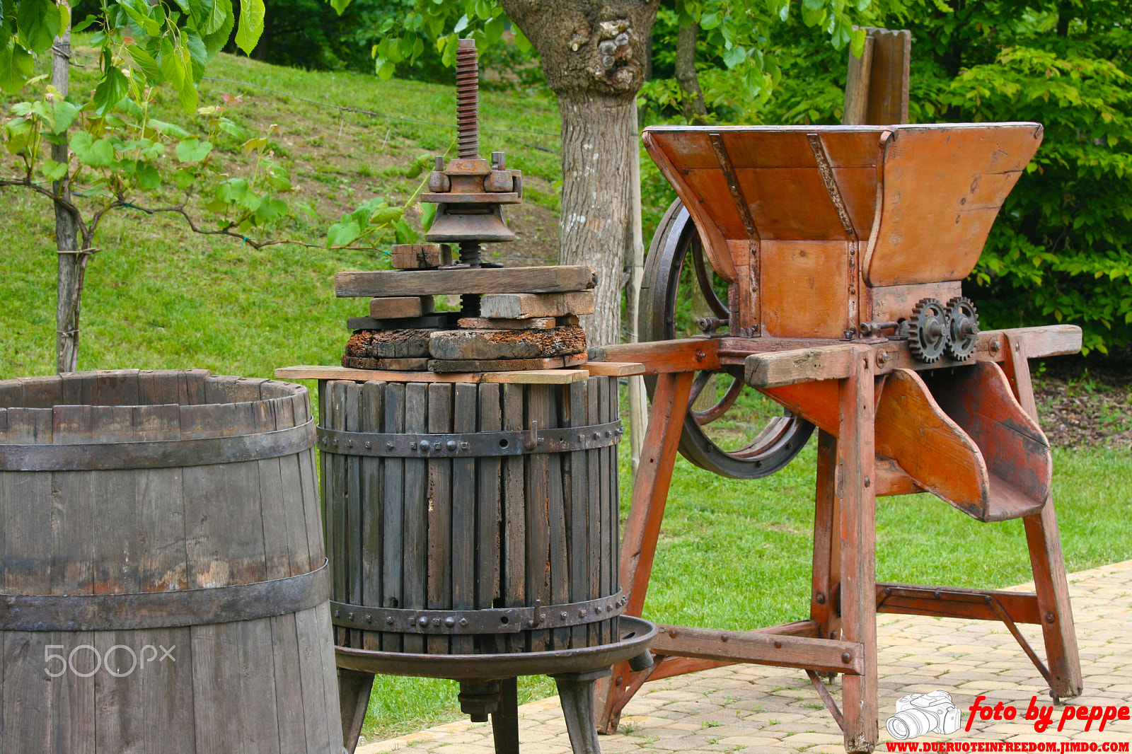 Canon EF 70-200mm F4L IS USM sample photo. Torchi per il vino photography