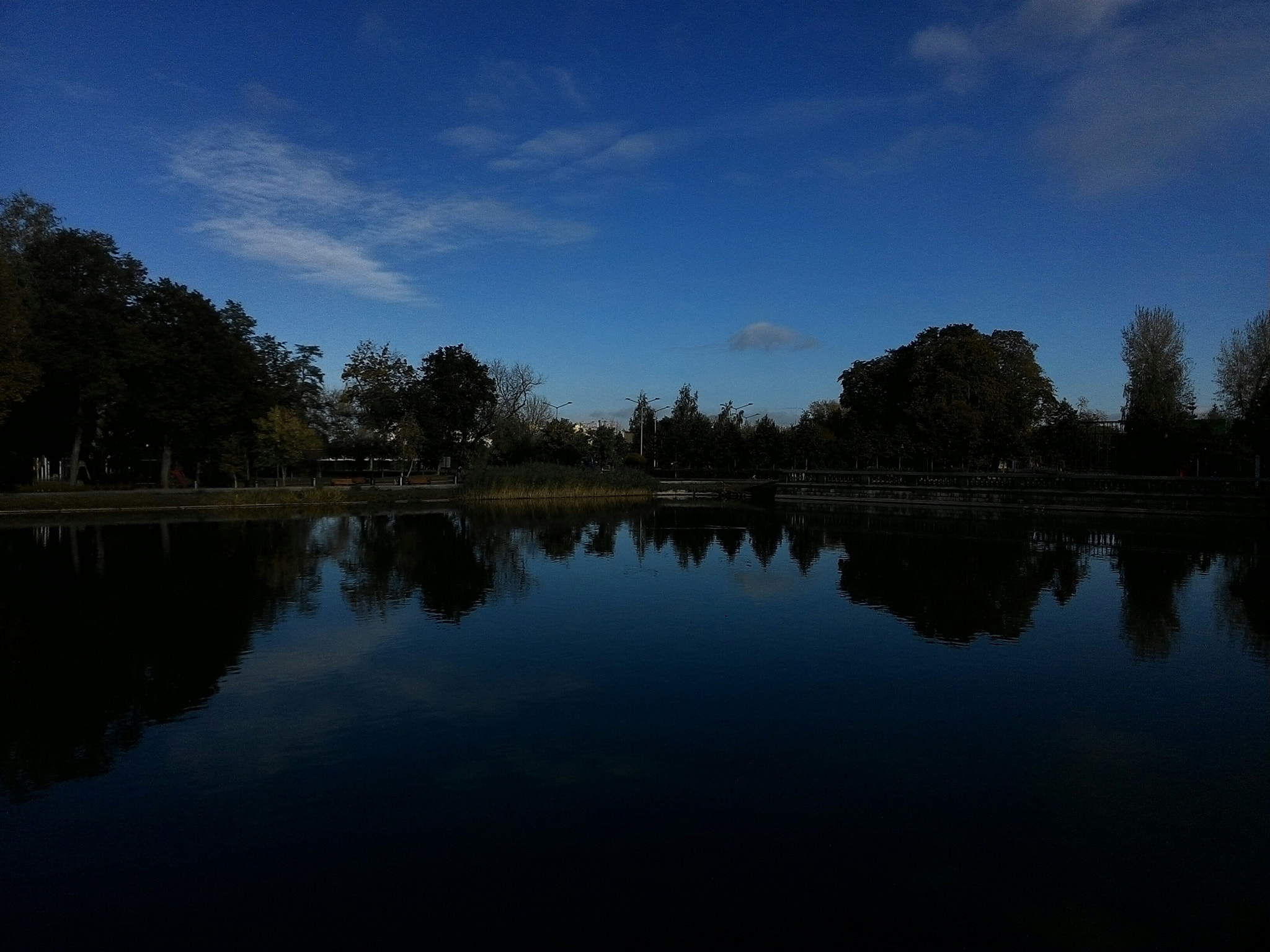 ASUS ZenFone 2 (ZE500CL) sample photo. Lake in a pakr photography