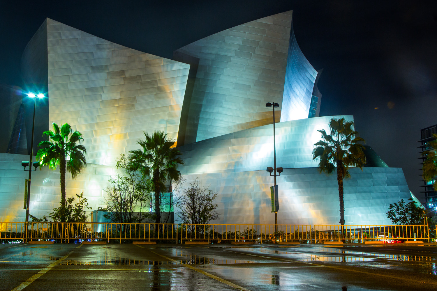 Canon EF 24mm F1.4L II USM sample photo. Walt disney concert hall photography