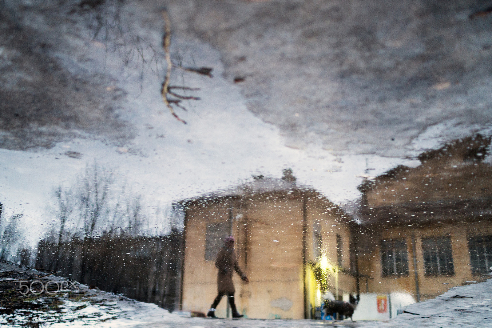 Sony Alpha a5000 (ILCE 5000) + Sony Sonnar T* E 24mm F1.8 ZA sample photo. Upsidedown walks through mirror photography