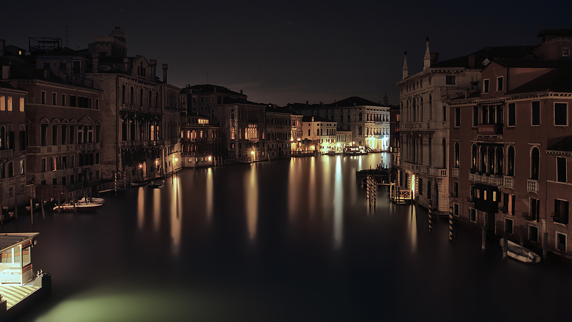 Sigma 10-20mm F3.5 EX DC HSM sample photo. View from the academia bridge photography