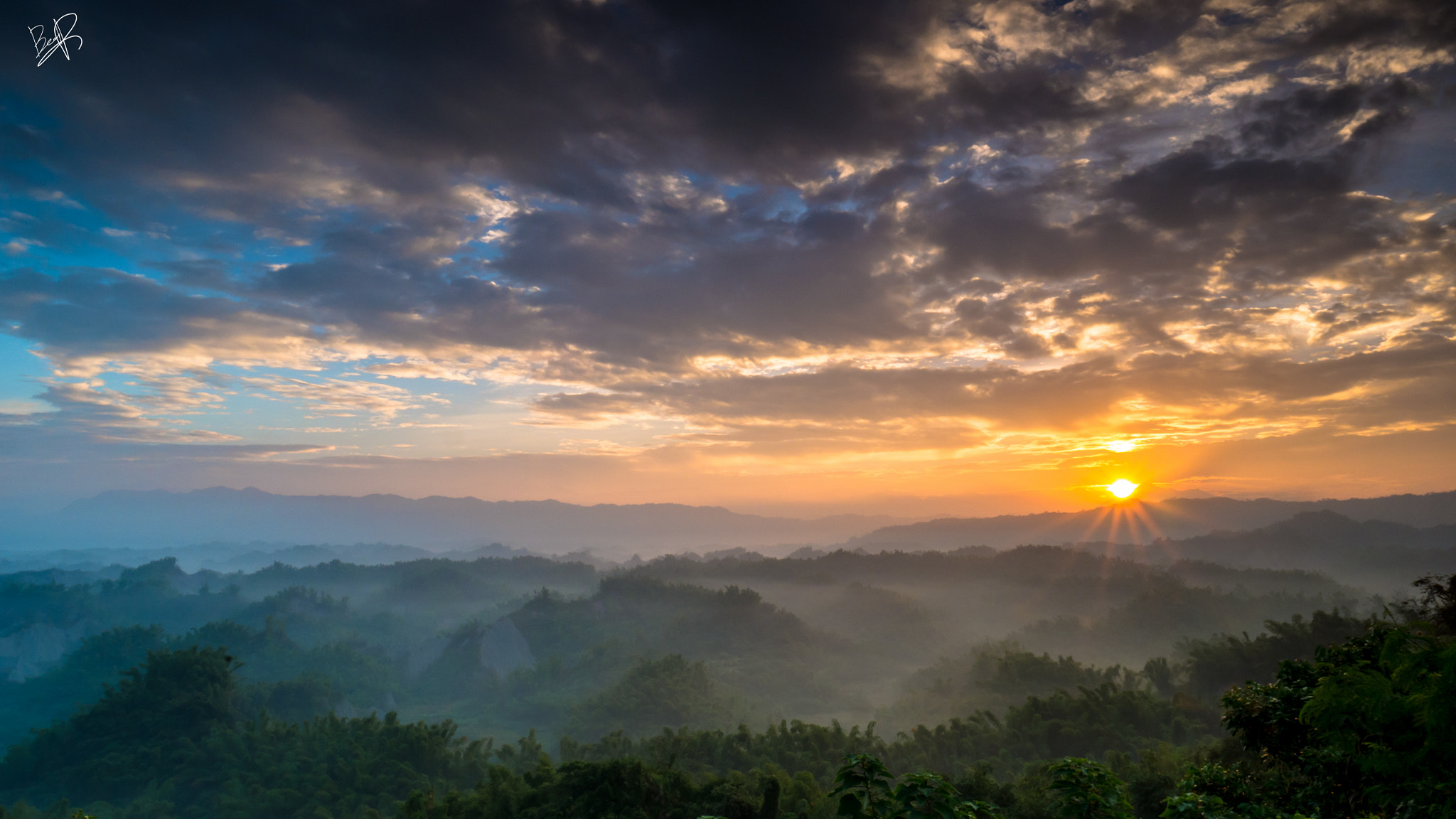 Panasonic Lumix DMC-GX7 + Olympus M.Zuiko Digital ED 7-14mm F2.8 PRO sample photo. Love sunrise photography