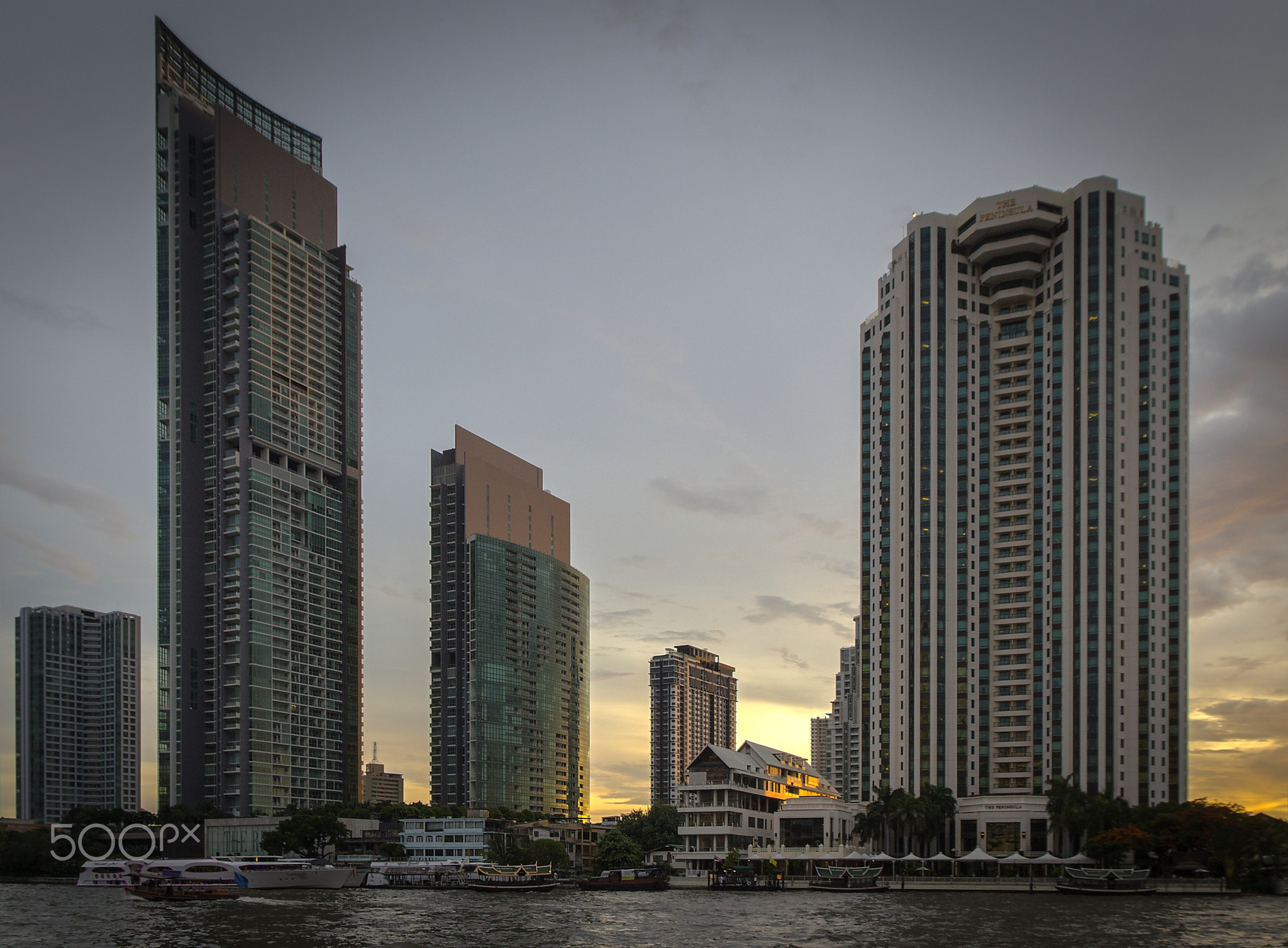 "Peninsula Bangkok"