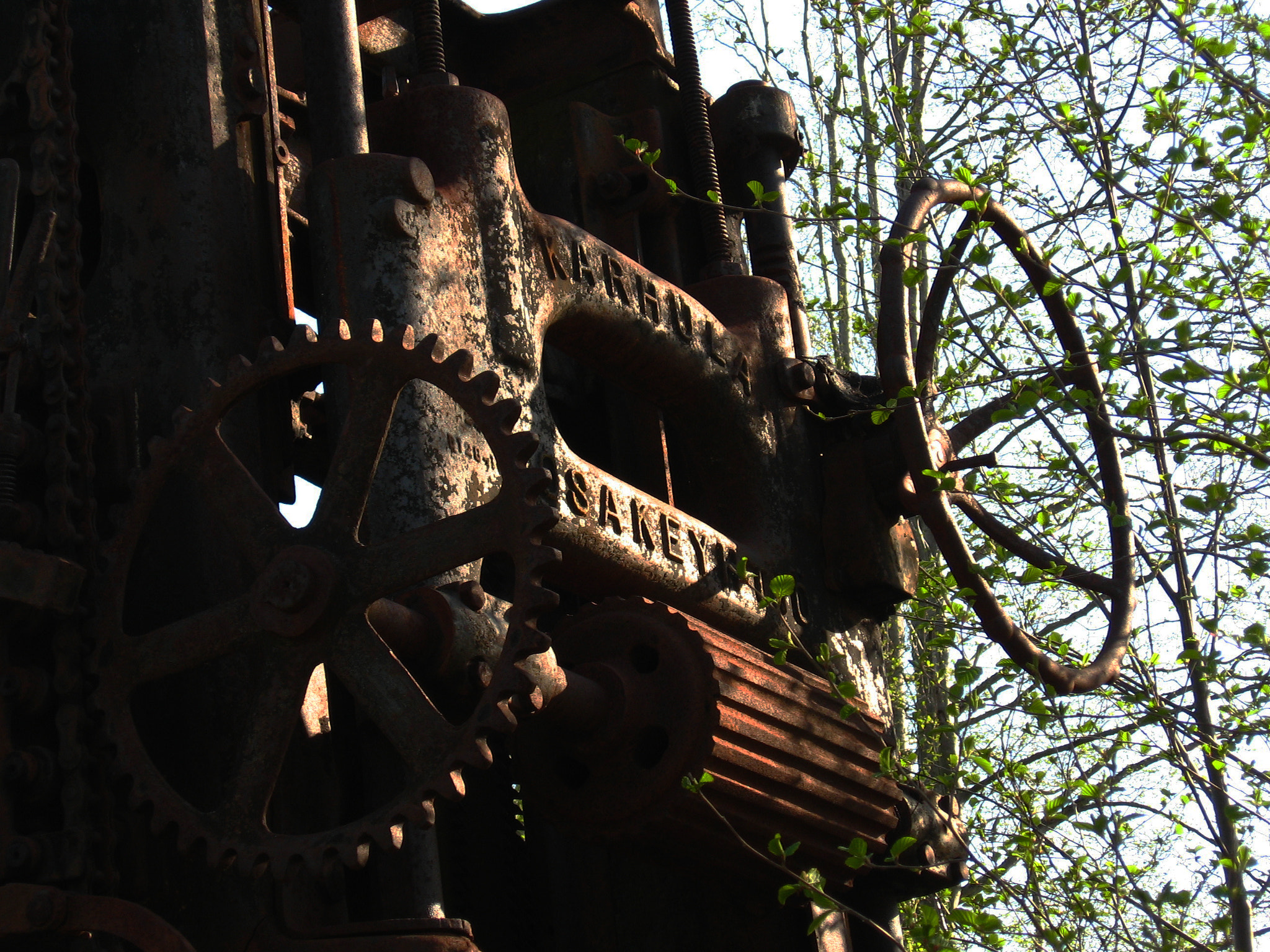 Canon POWERSHOT A530 sample photo. Old sawmill´s steamengine photography