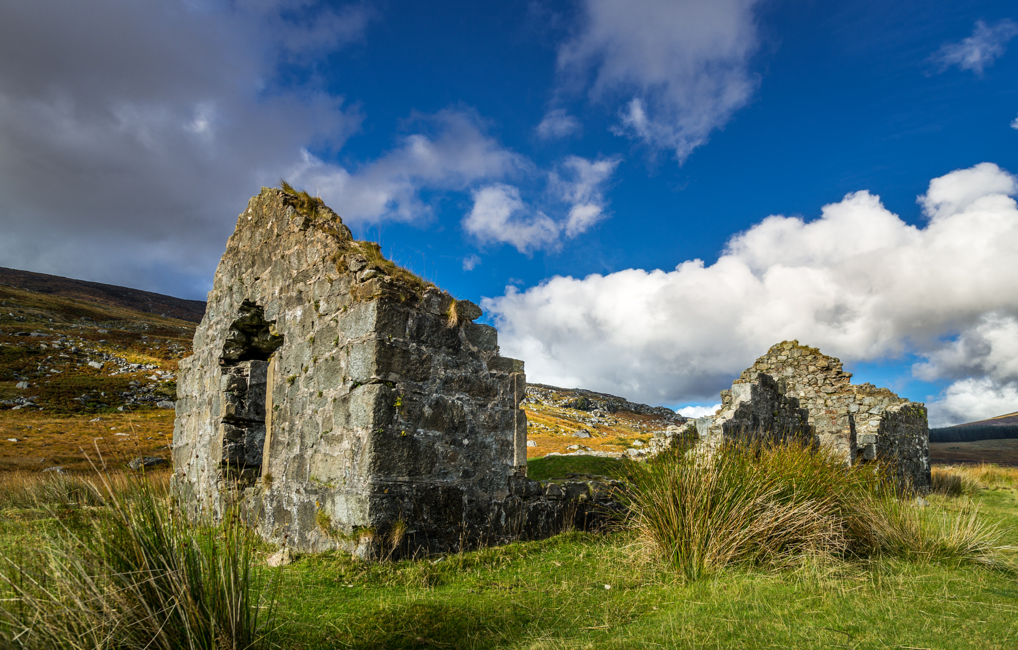 Sony a99 II + Sigma 20mm F1.8 EX DG Aspherical RF sample photo. This old house... photography